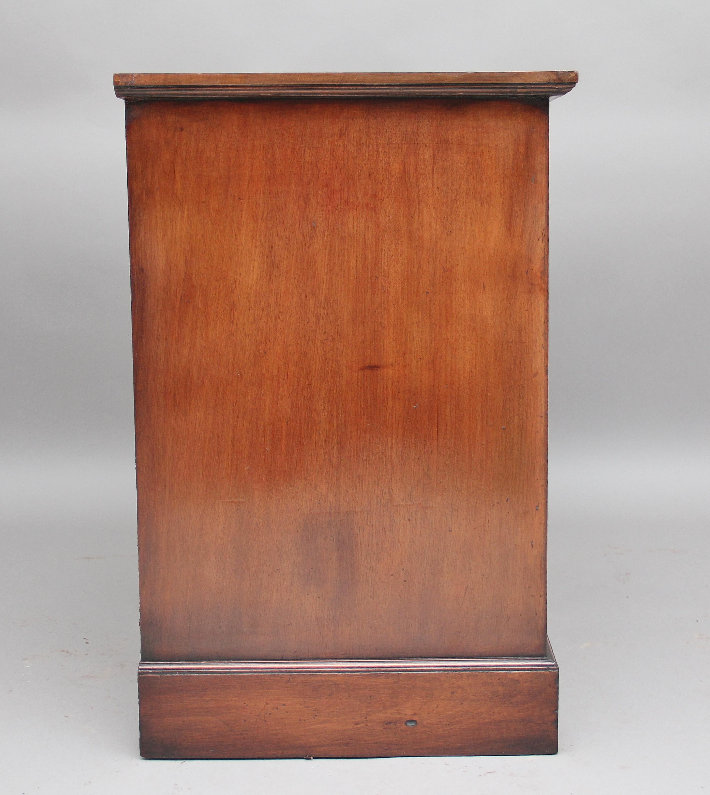 English Early 20th Century Mahogany Chest