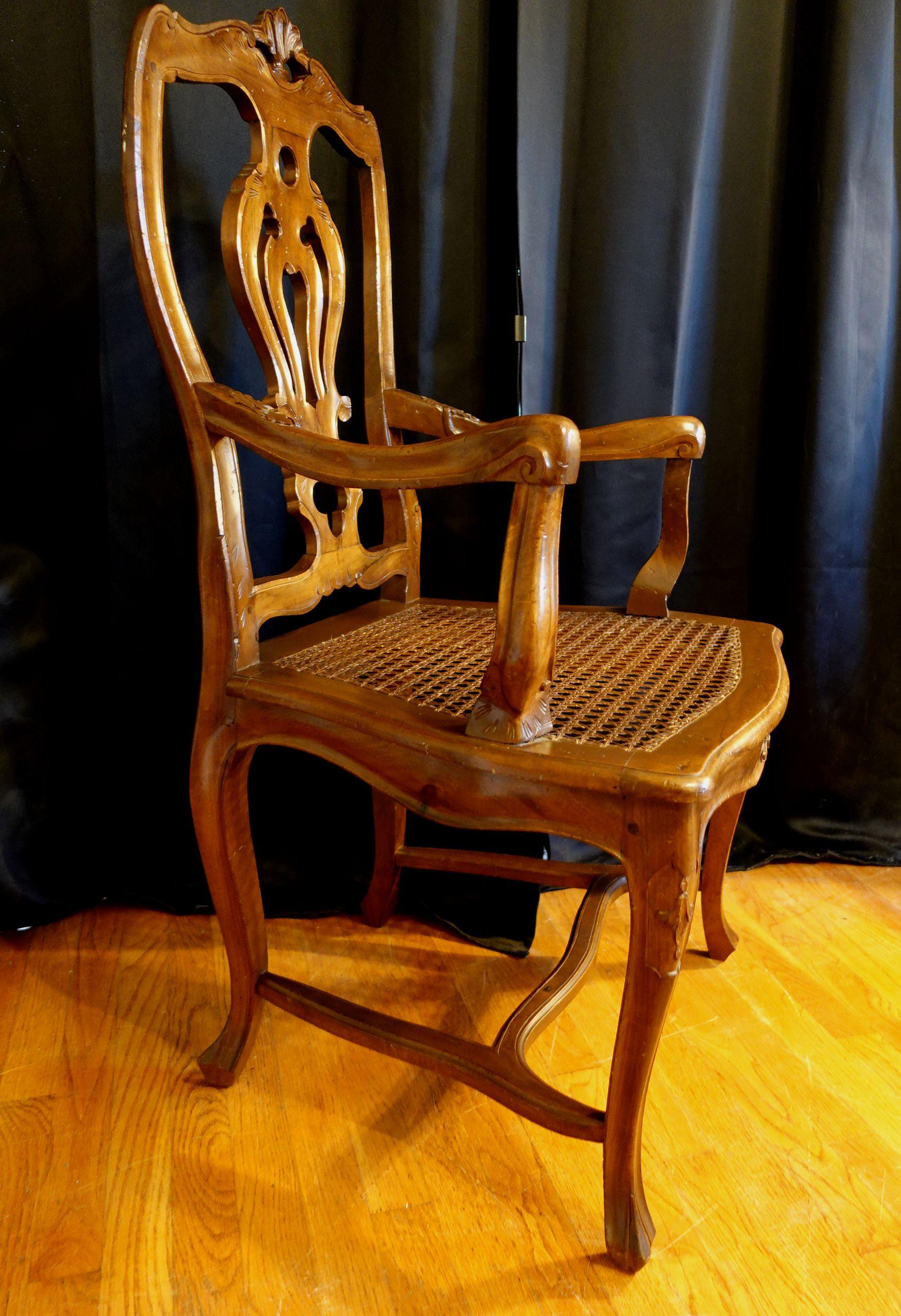 Fauteuil de style Chippendale en acajou du début du XXe siècle avec assise cannelée en vente 4