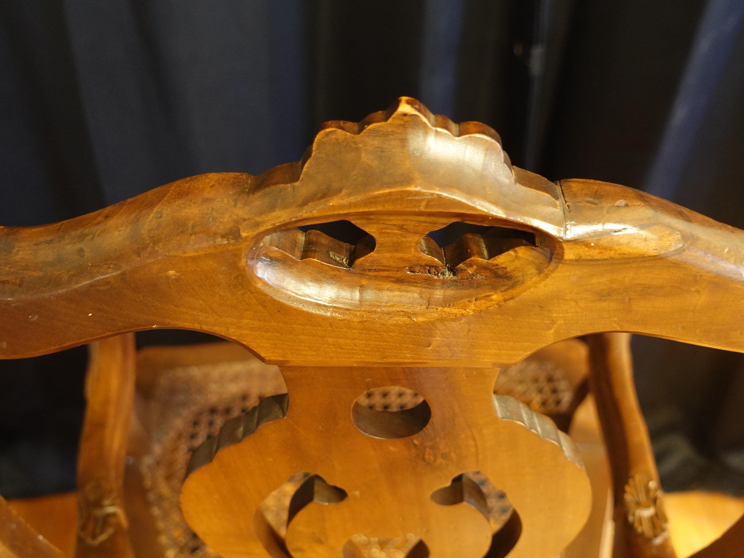 Fauteuil de style Chippendale en acajou du début du XXe siècle avec assise cannelée en vente 7