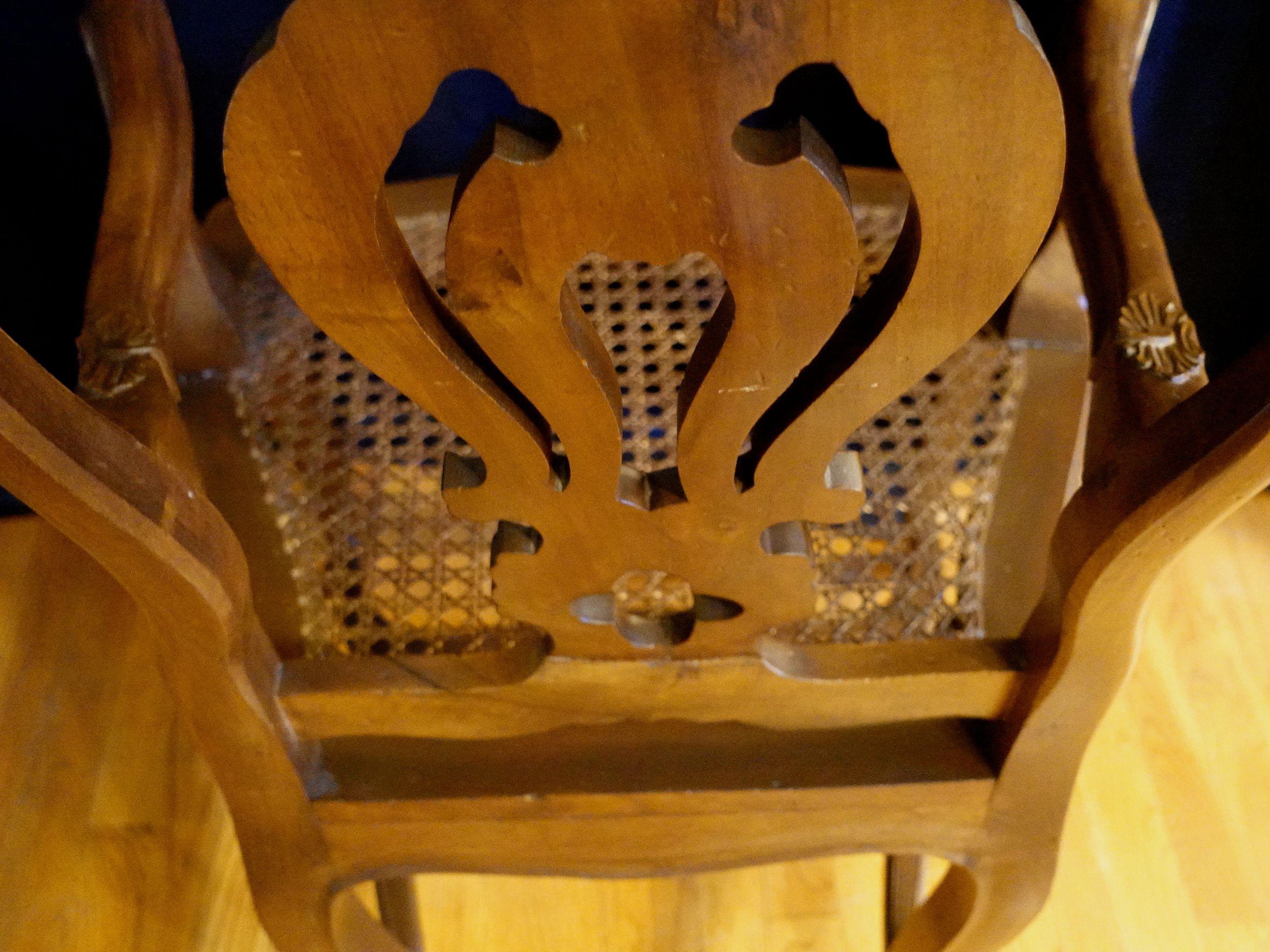 Fauteuil de style Chippendale en acajou du début du XXe siècle avec assise cannelée en vente 8