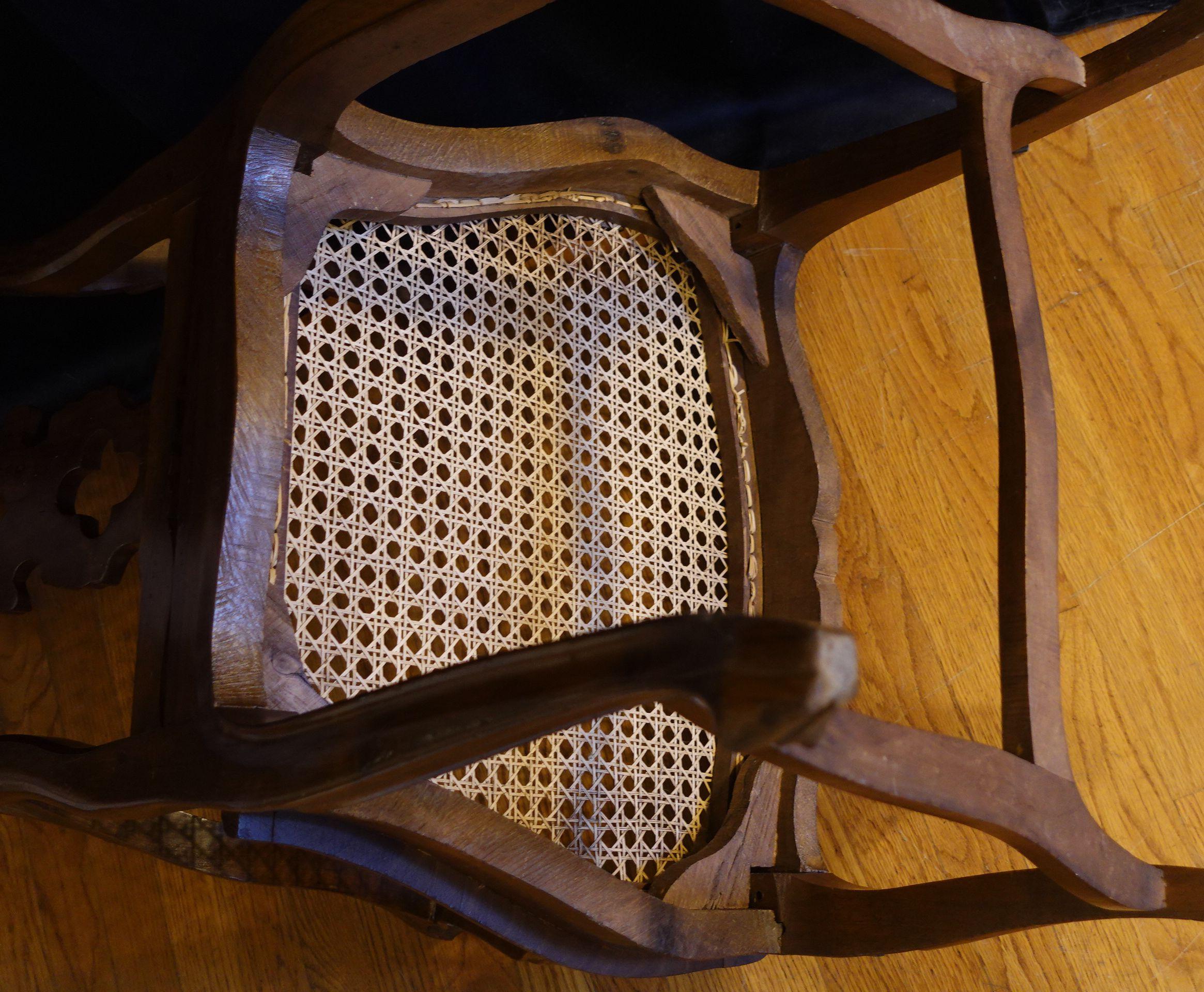 Fauteuil de style Chippendale en acajou du début du XXe siècle avec assise cannelée en vente 11