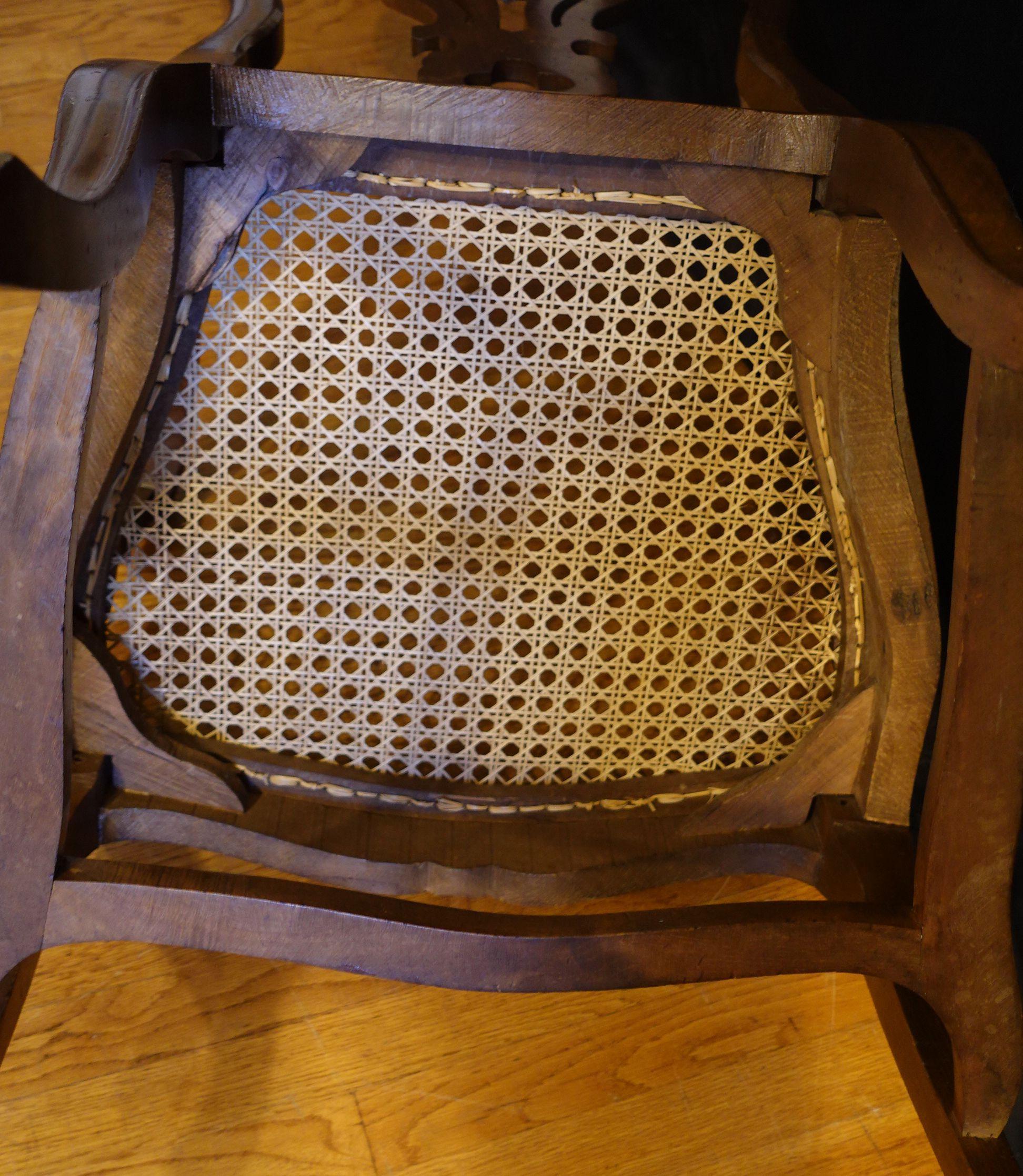 Fauteuil de style Chippendale en acajou du début du XXe siècle avec assise cannelée en vente 12