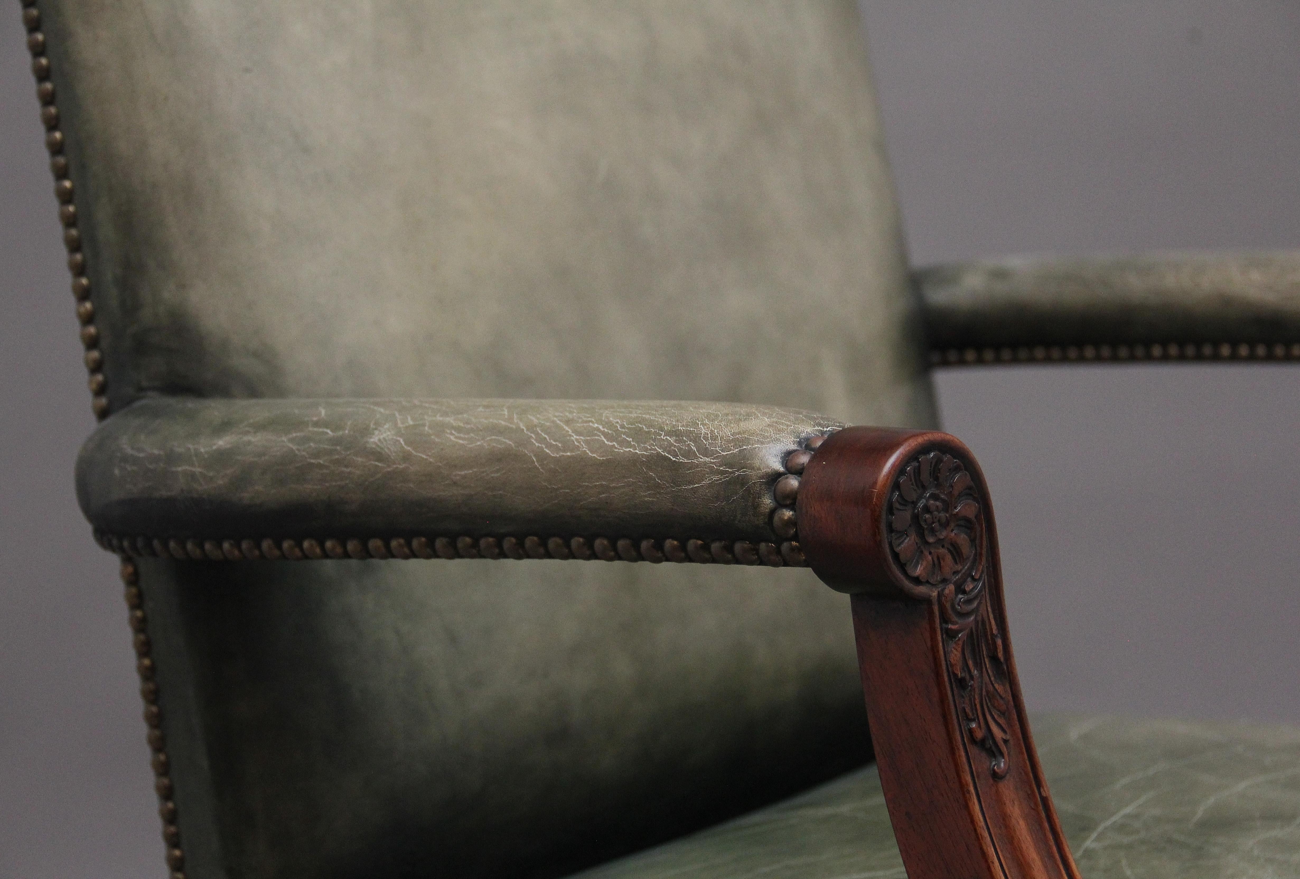 Chaise de bureau en acajou du début du 20e siècle en vente 3