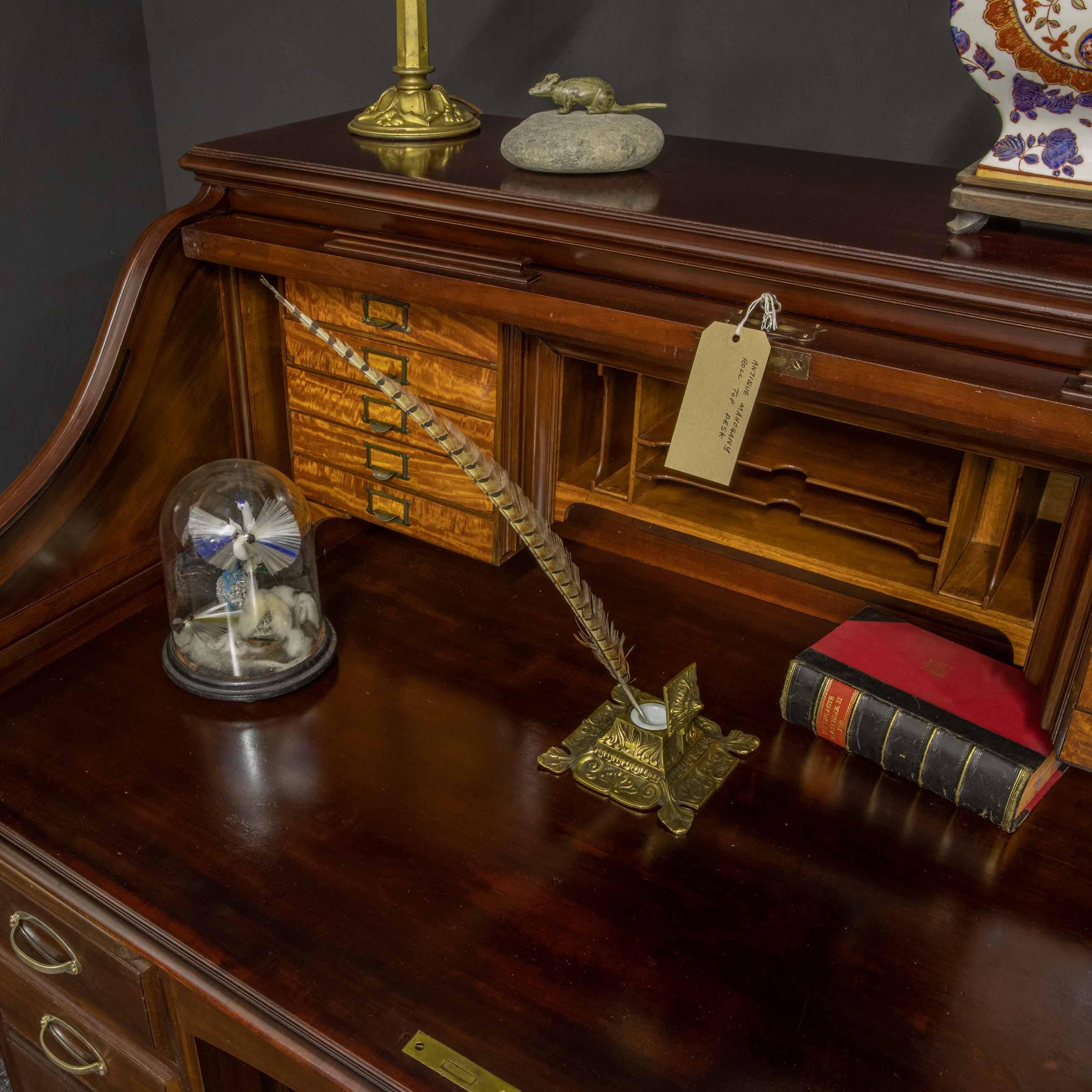 Early 20th Century Mahogany Desk For Sale 5