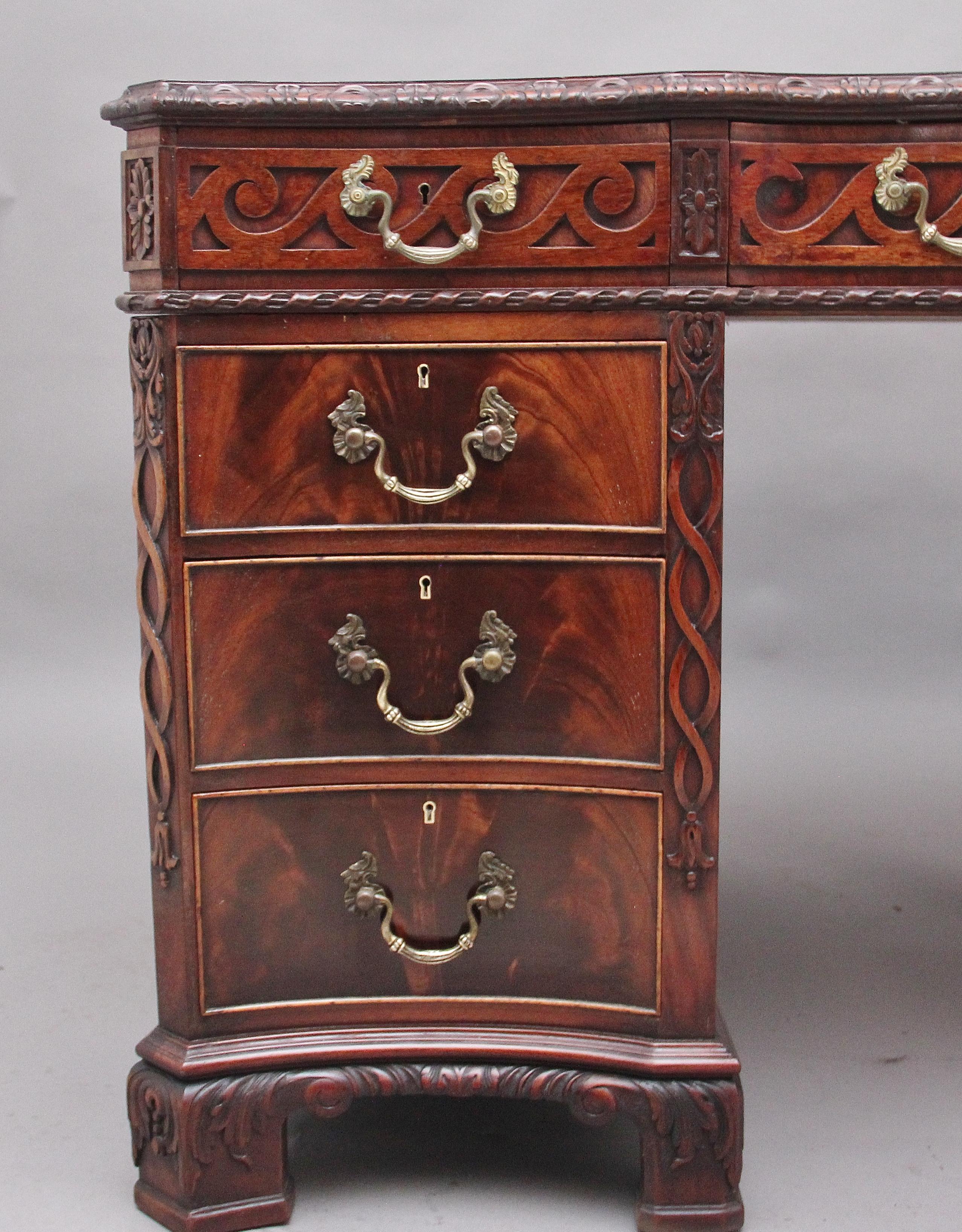 Early 20th Century Mahogany Desk in the Chippendale Style 4
