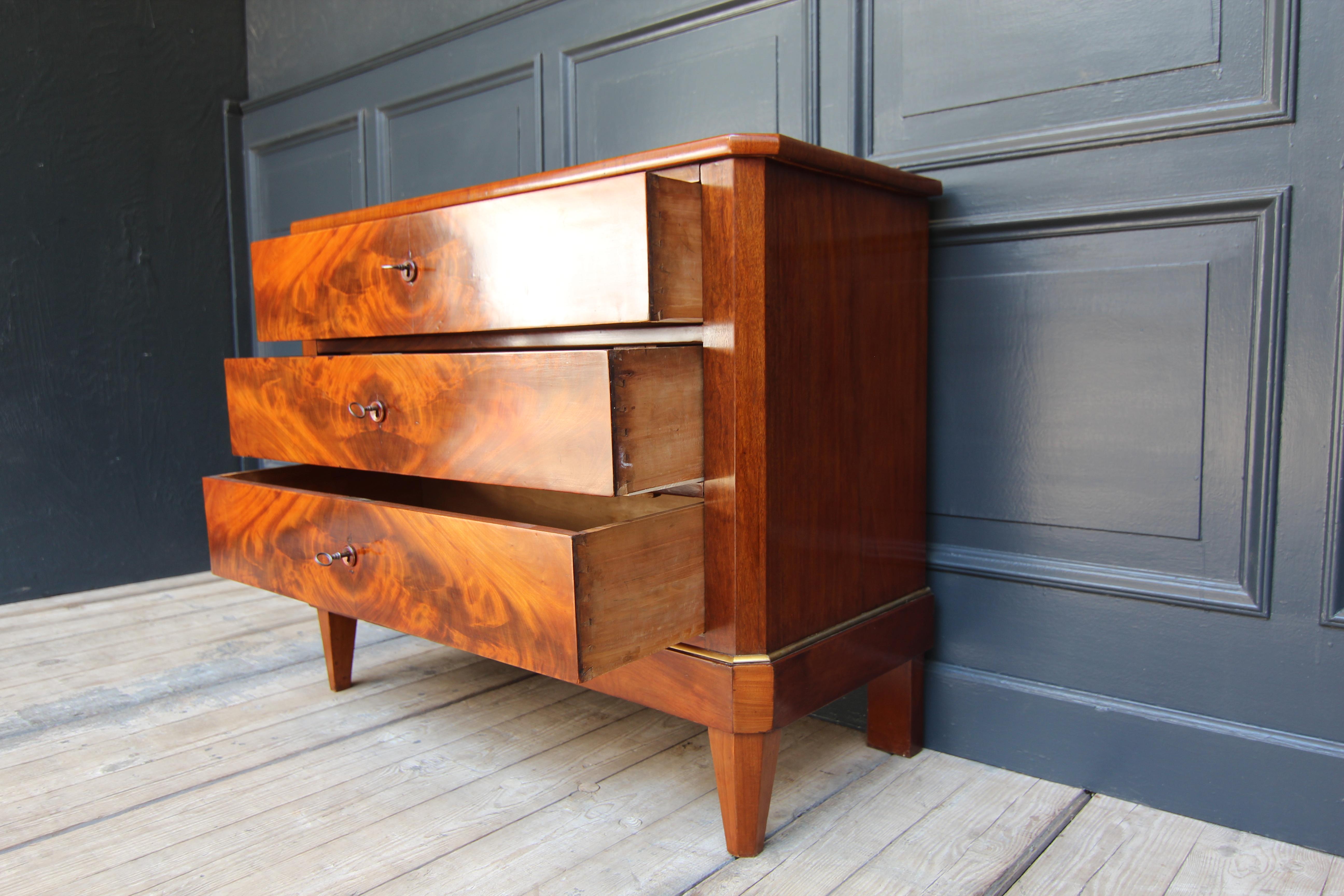 Early 20th Century Mahogany Directoire Style Chest of Drawers For Sale 5