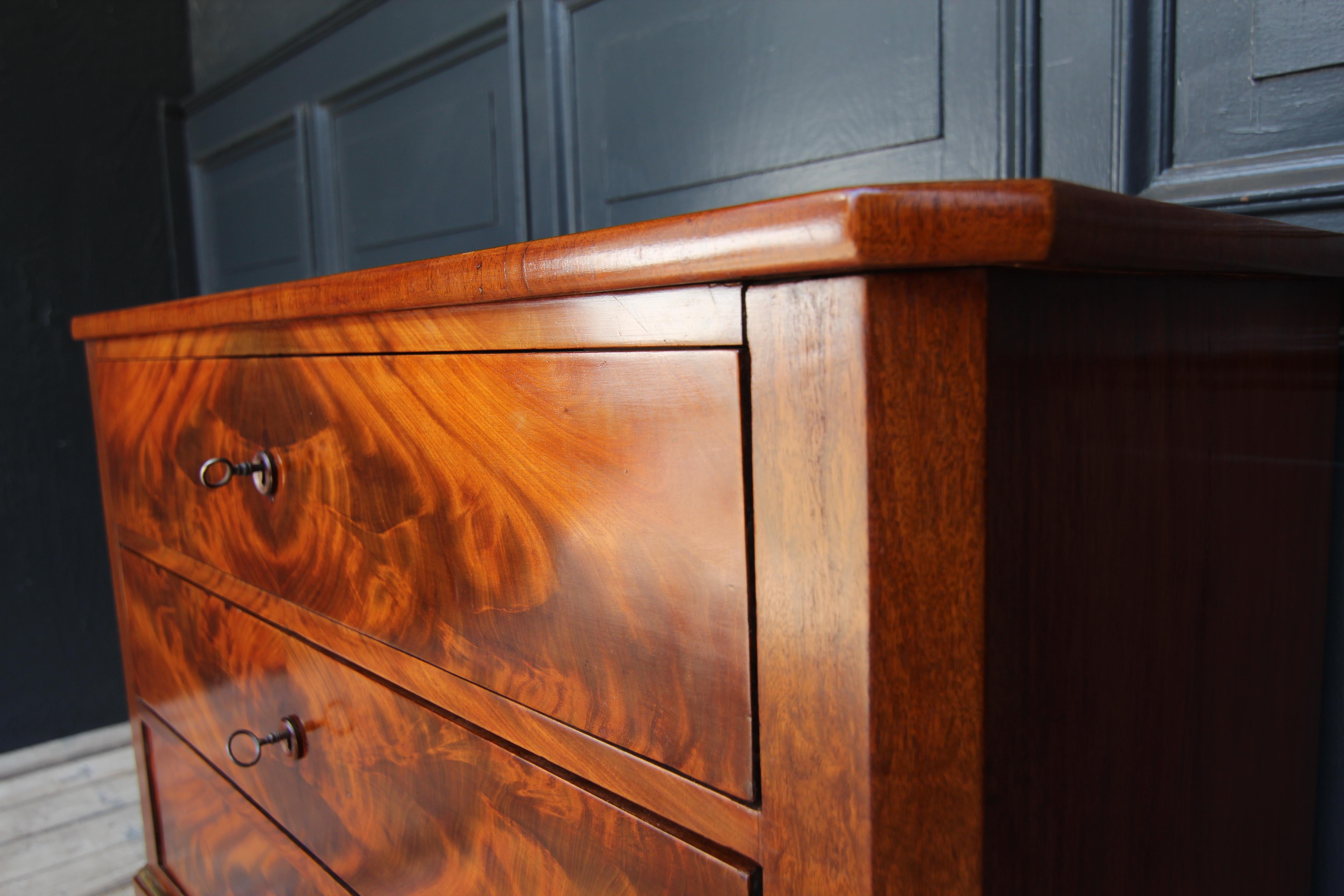 Early 20th Century Mahogany Directoire Style Chest of Drawers For Sale 13
