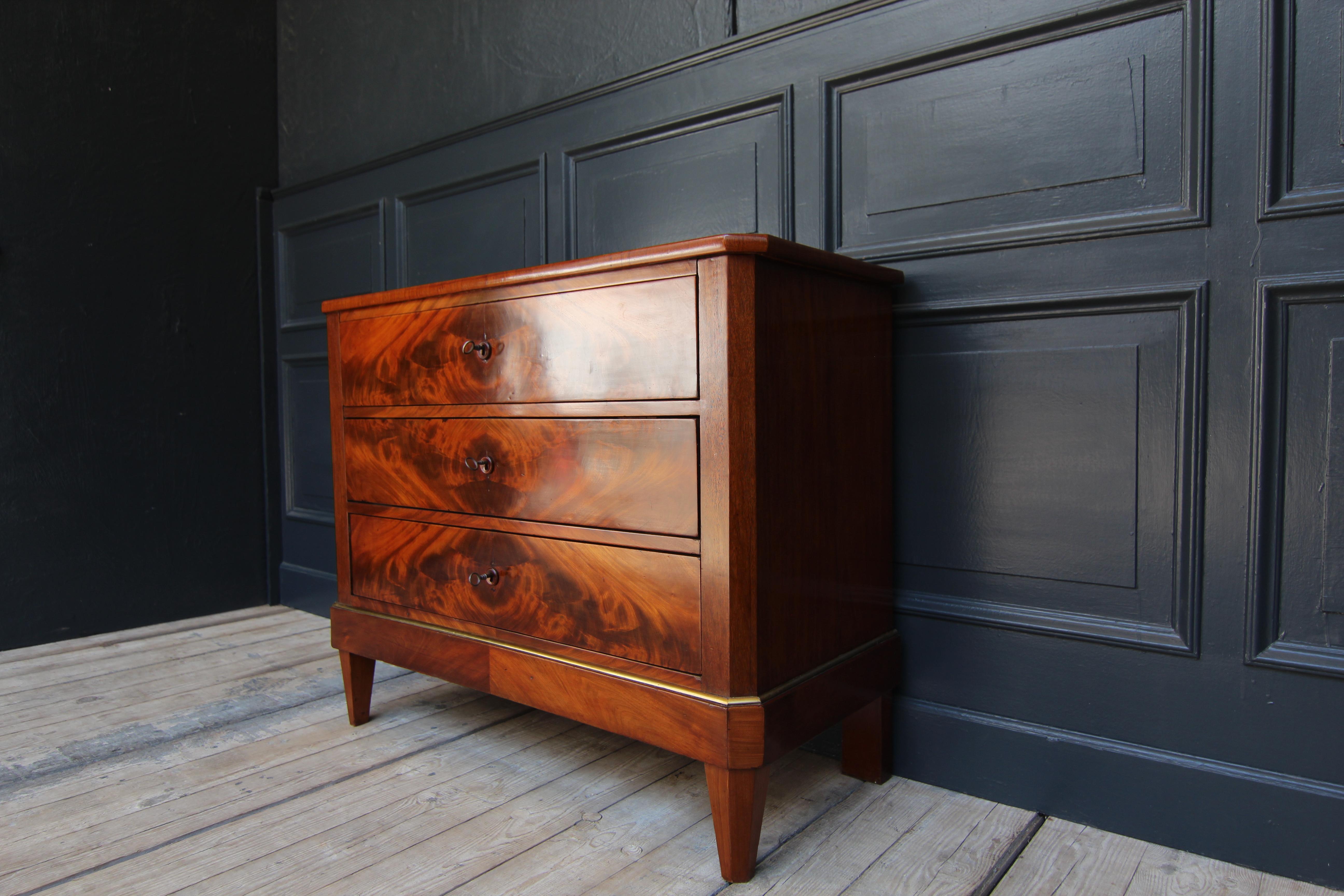 Early 20th Century Mahogany Directoire Style Chest of Drawers For Sale 1