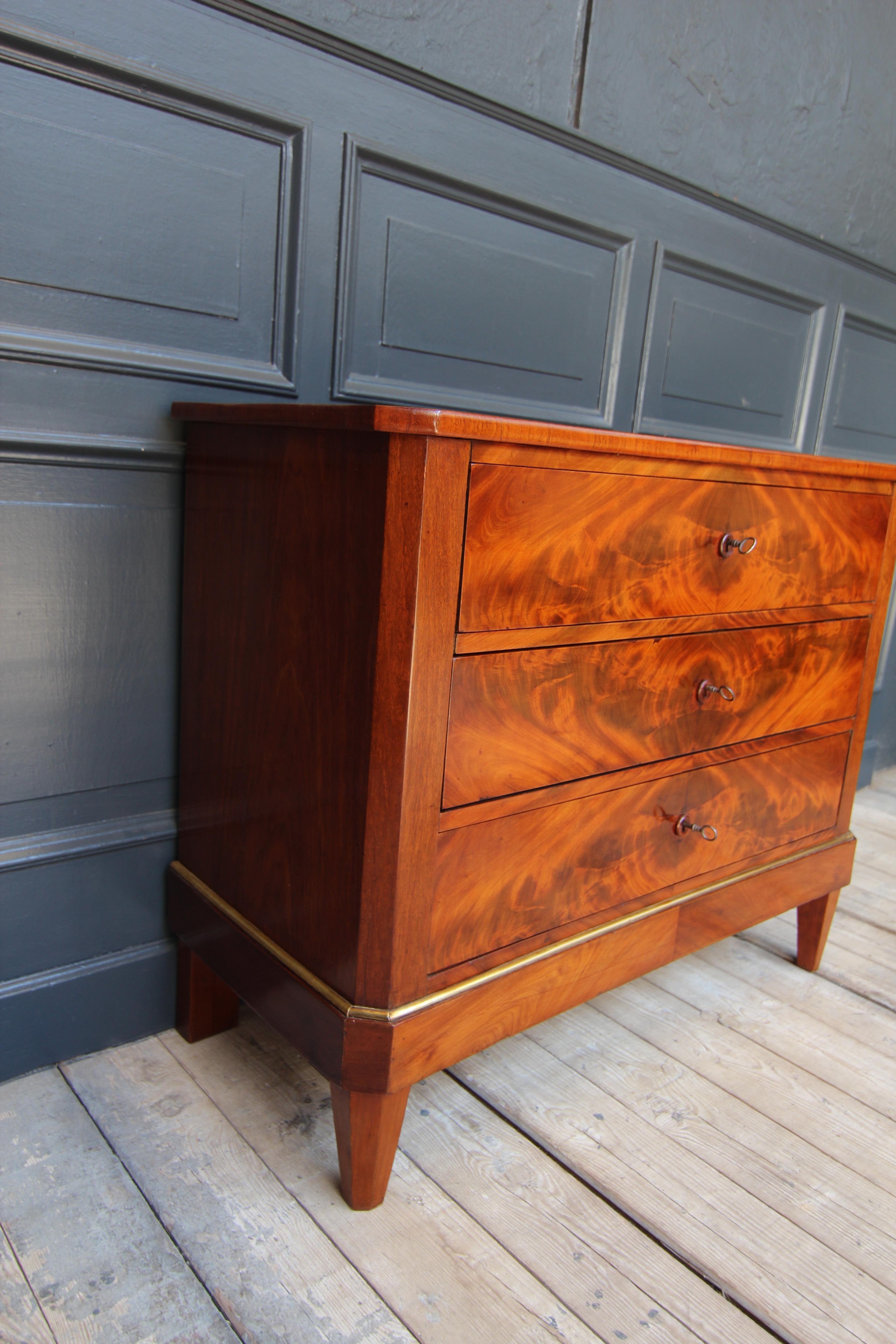 Early 20th Century Mahogany Directoire Style Chest of Drawers For Sale 3