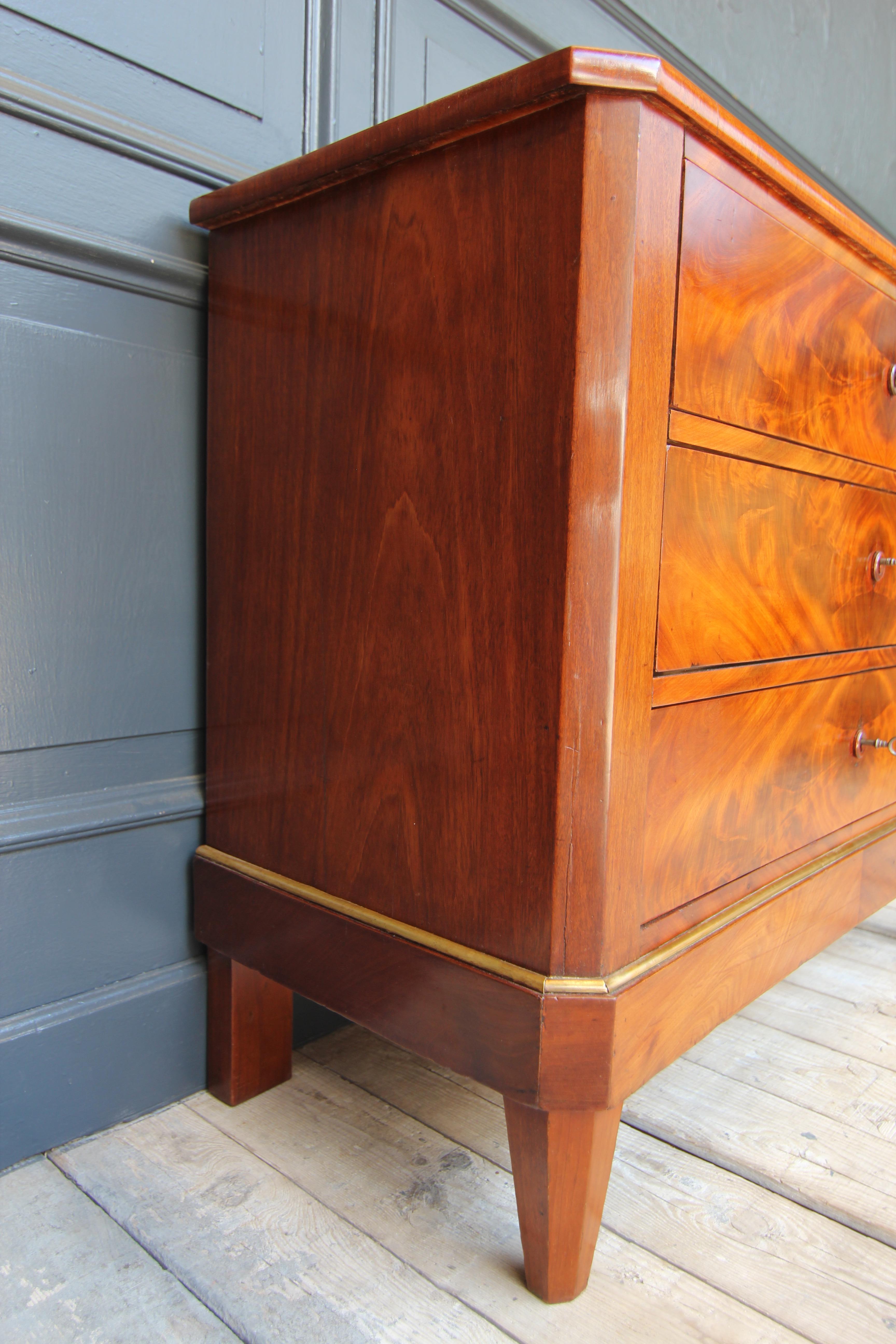 Early 20th Century Mahogany Directoire Style Chest of Drawers For Sale 4