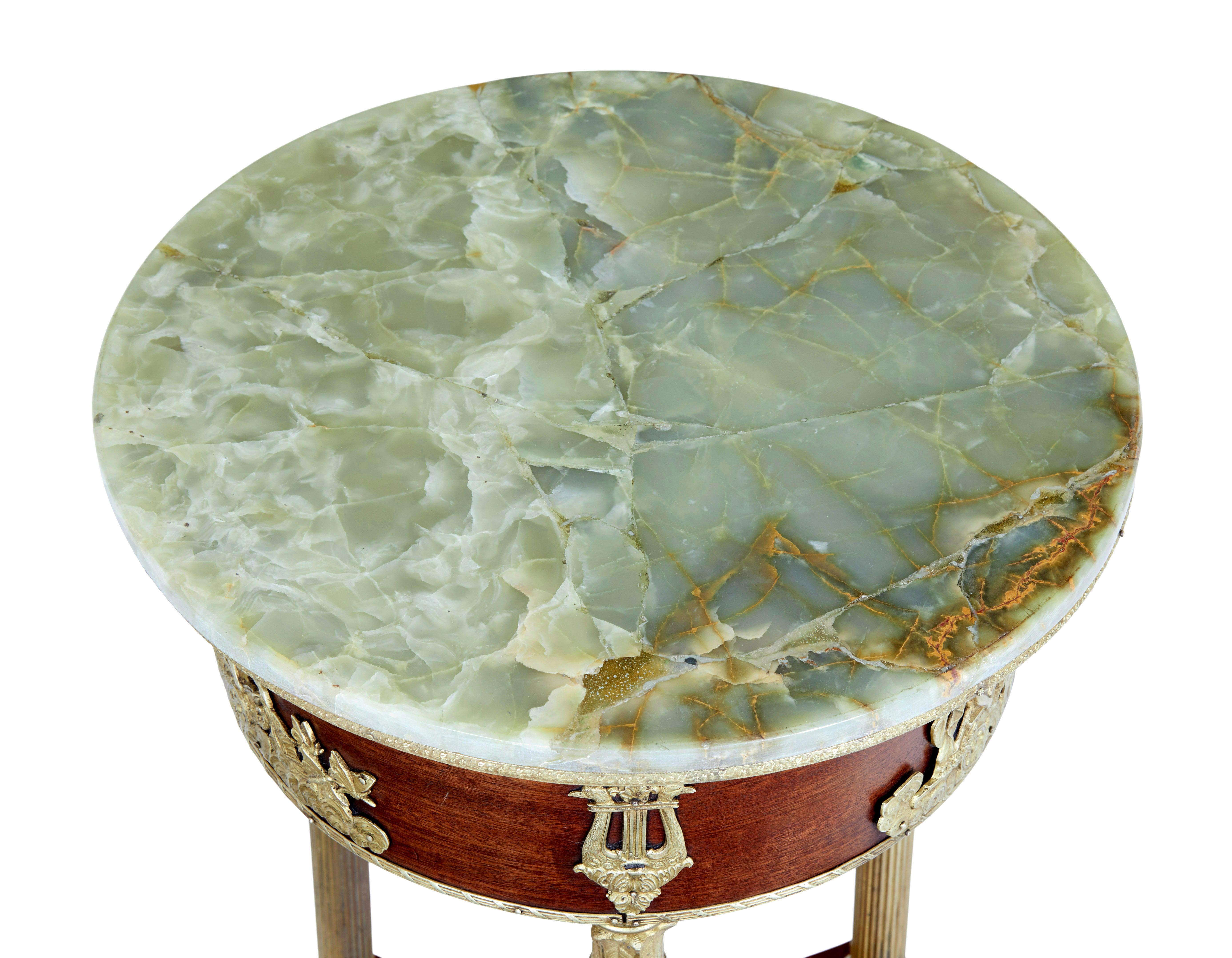 Mesa auxiliar de caoba renacimiento imperio de principios del siglo XX Vaciado
