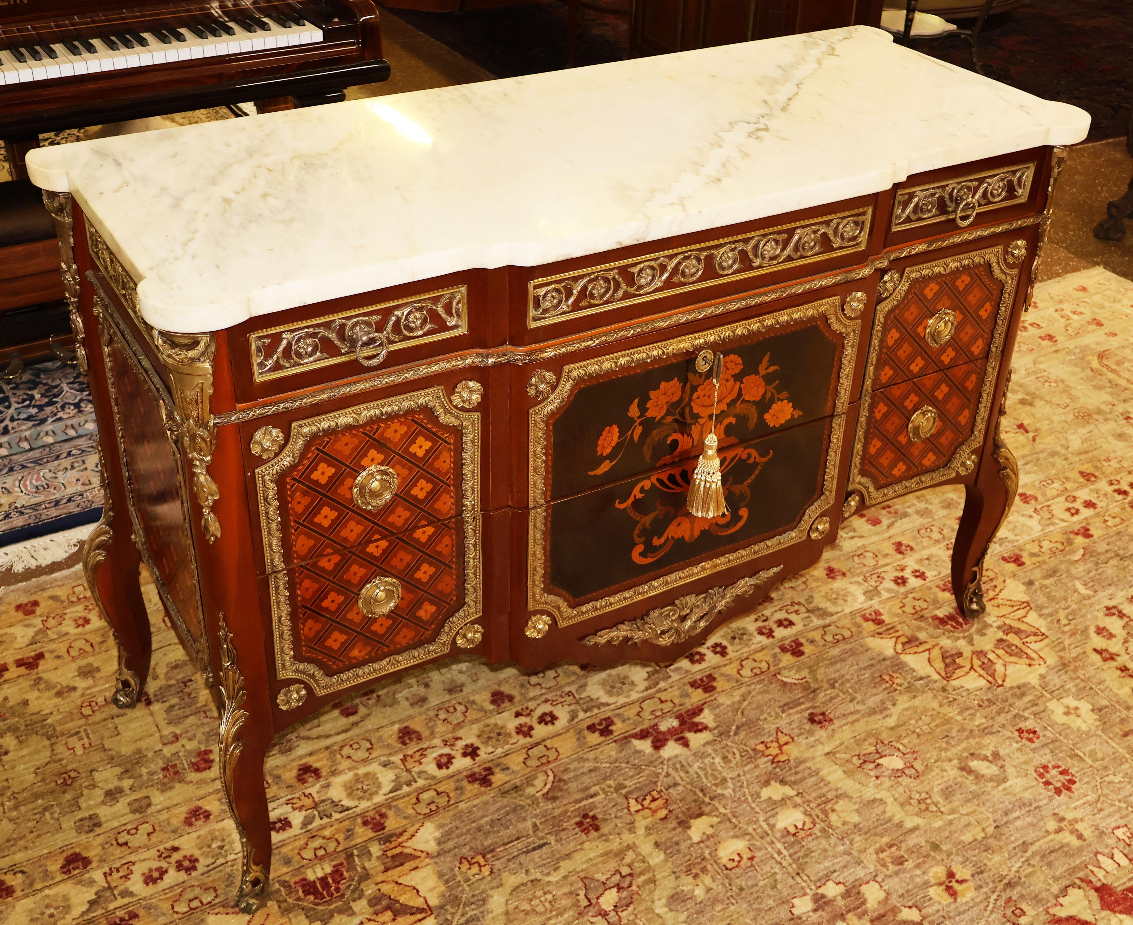 Louis XV Early 20th Century Mahogany Hepplewhite Style Server Buffet Sideboard  For Sale