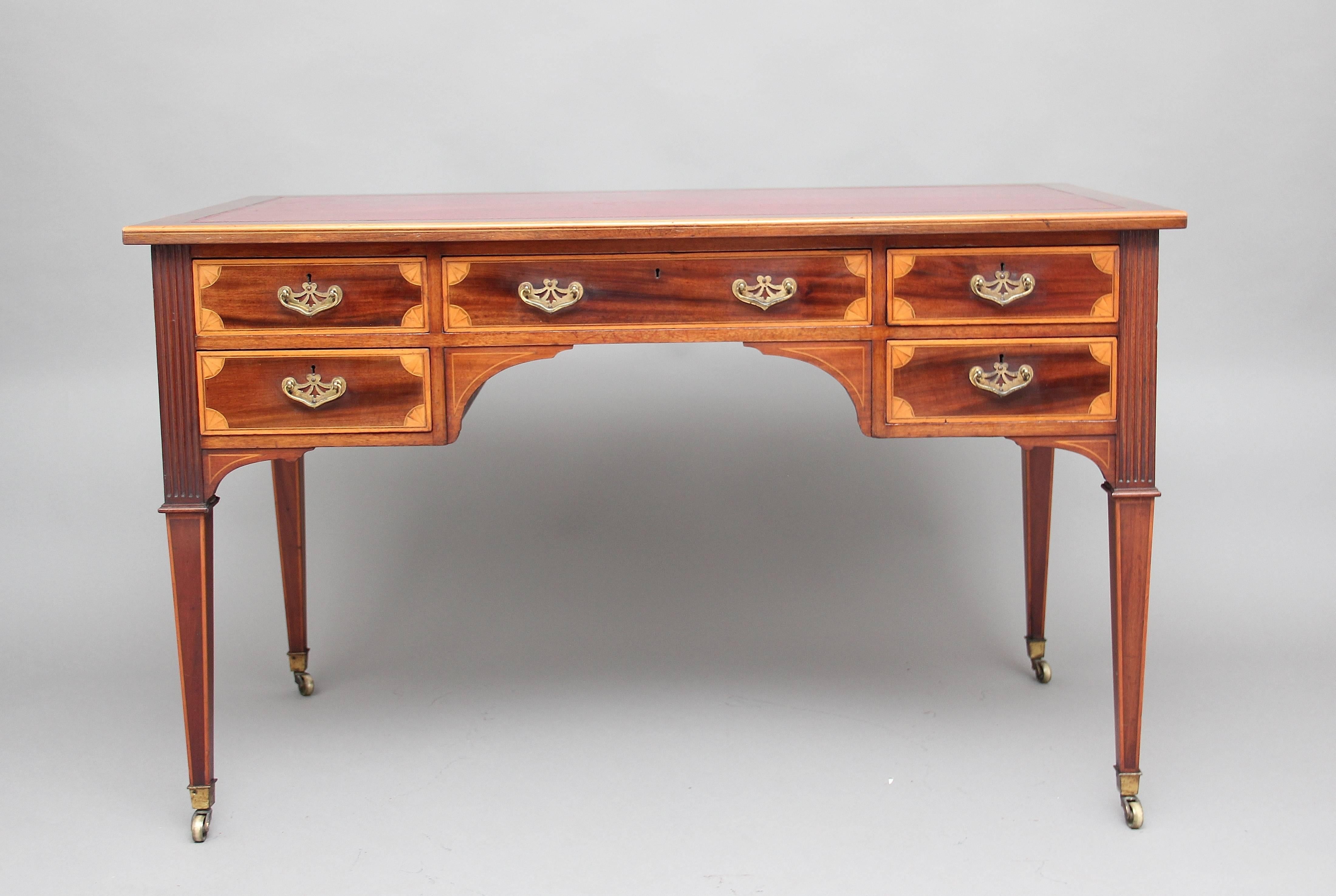 Early 20th Century Mahogany Inlaid Desk 3