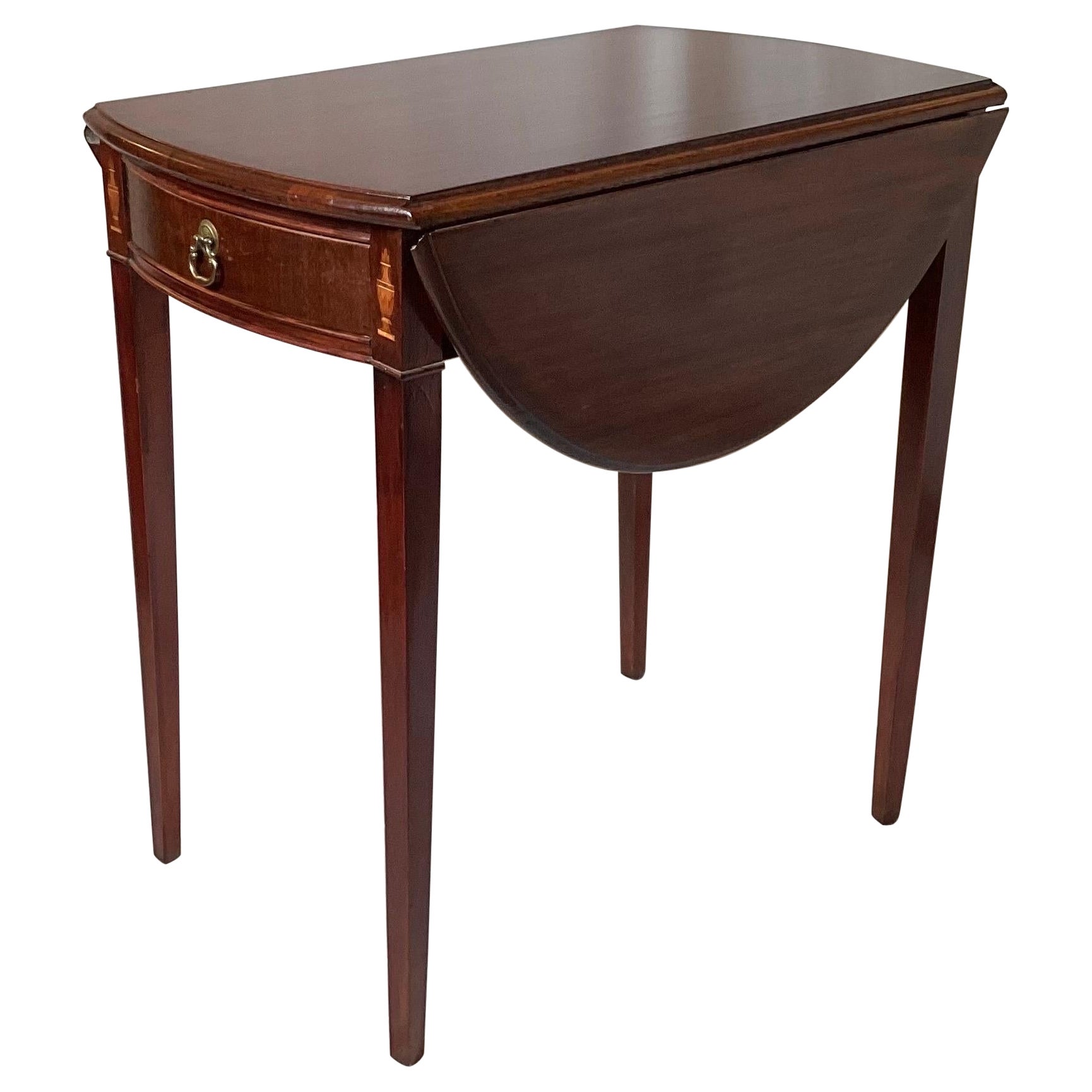 Mesa Pembroke de principios del siglo XX de caoba con incrustaciones