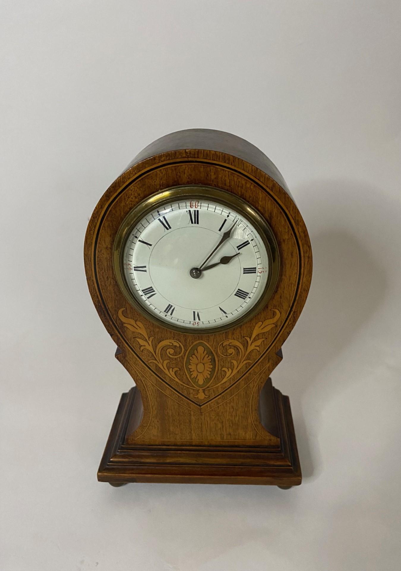 Edwardian Early 20th Century Mahogany Mantel Clock with Decorative Inlay form England For Sale