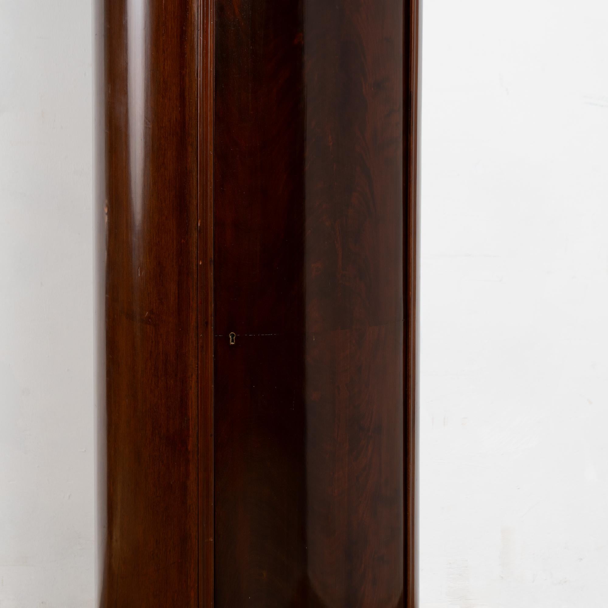 Neoclassico Armadio a cilindro stretto in mogano dei primi del Novecento, Danimarca in vendita