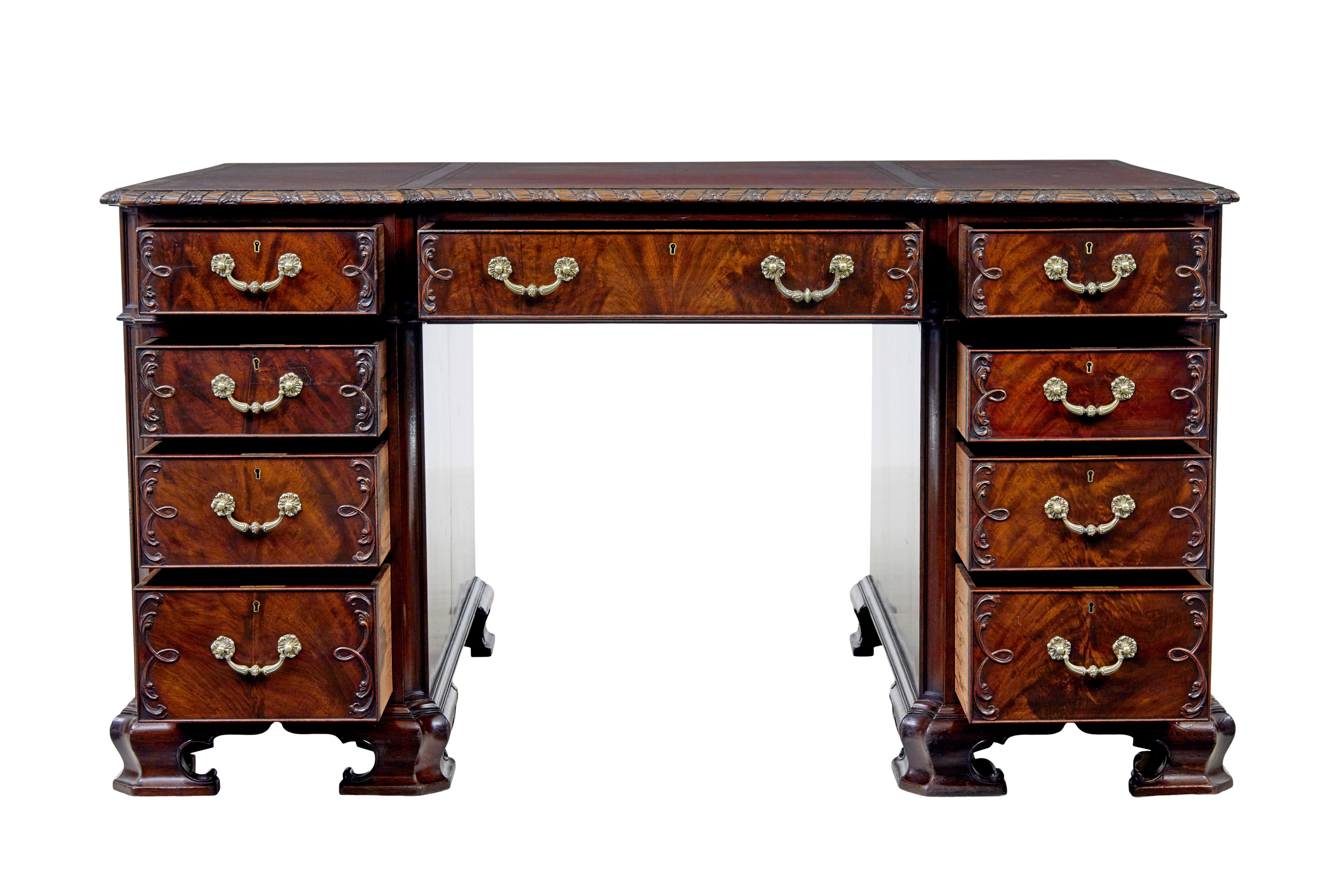 Georgian Early 20th century mahogany pedestal desk by Hobbs & Co For Sale