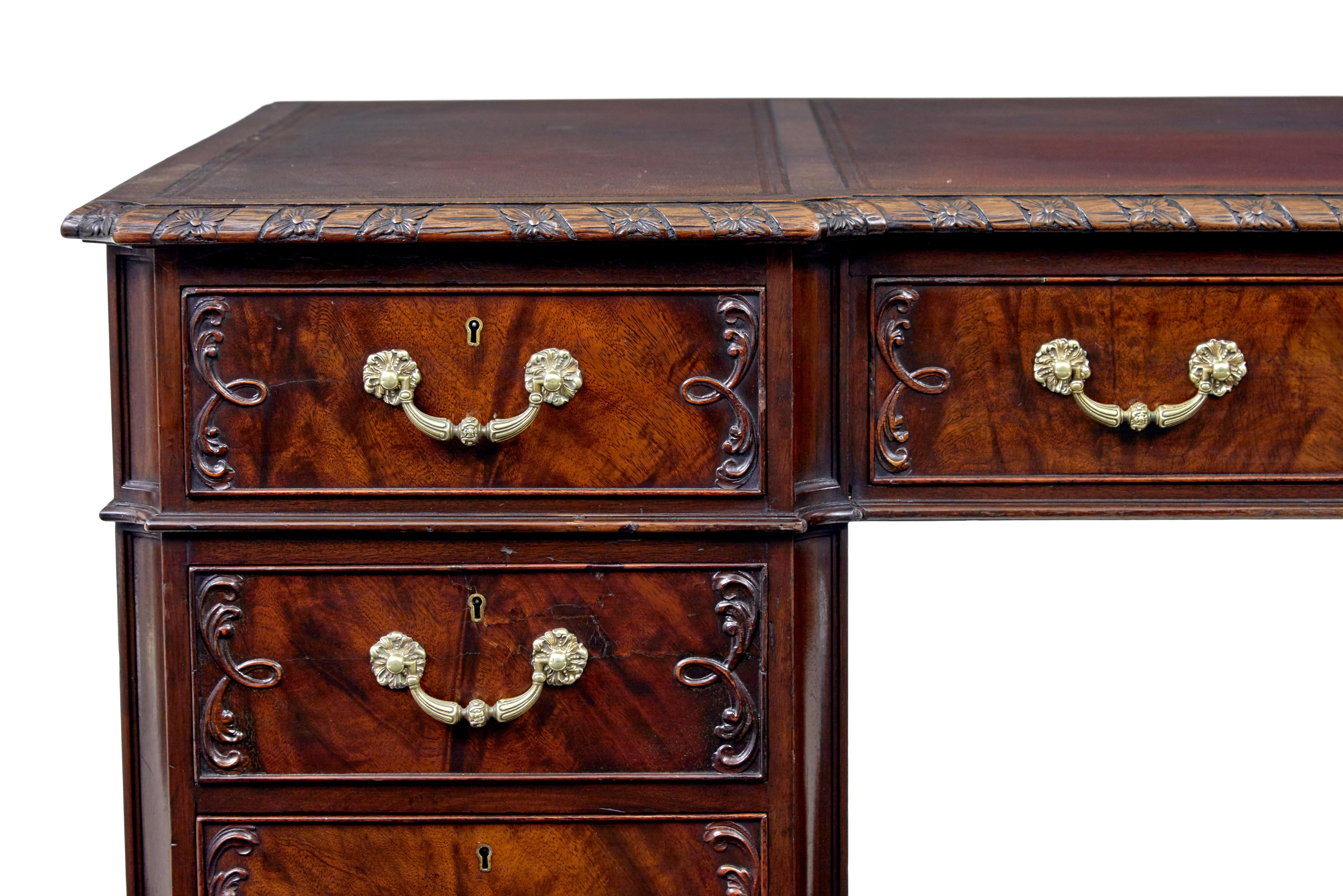 Cuir Bureau à piédestal en acajou du début du 20e siècle par Hobbs & Co. en vente