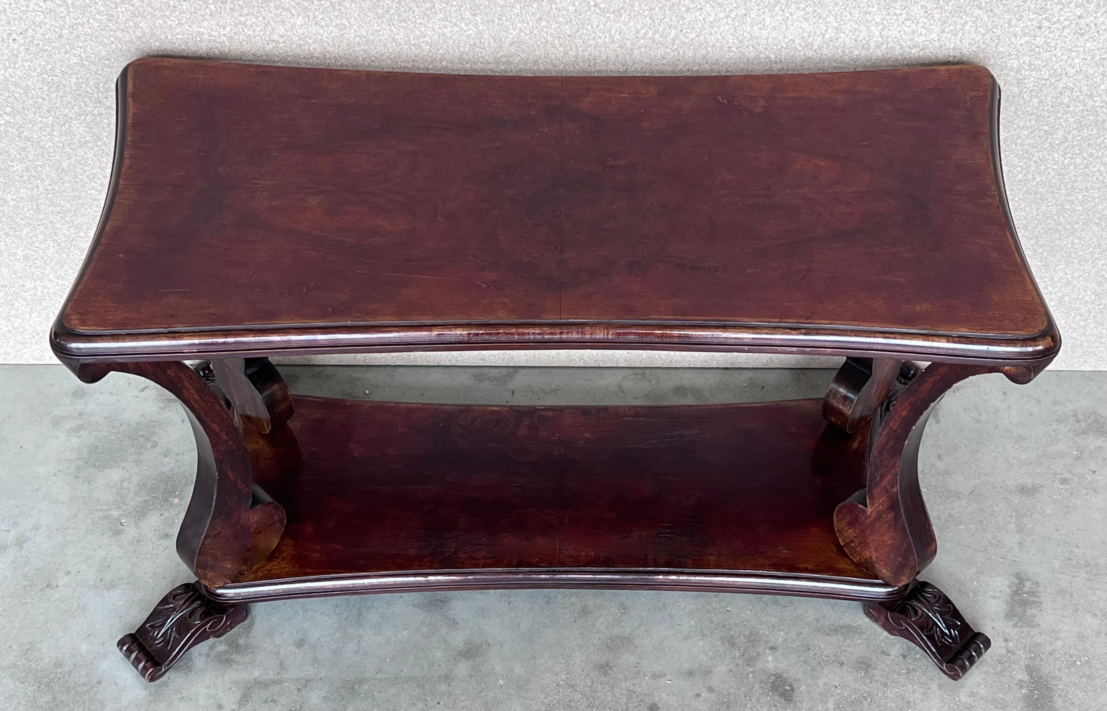 Early 20th Century Mahogany Rectangular Coffee Table with Low Shelve In Good Condition For Sale In Miami, FL