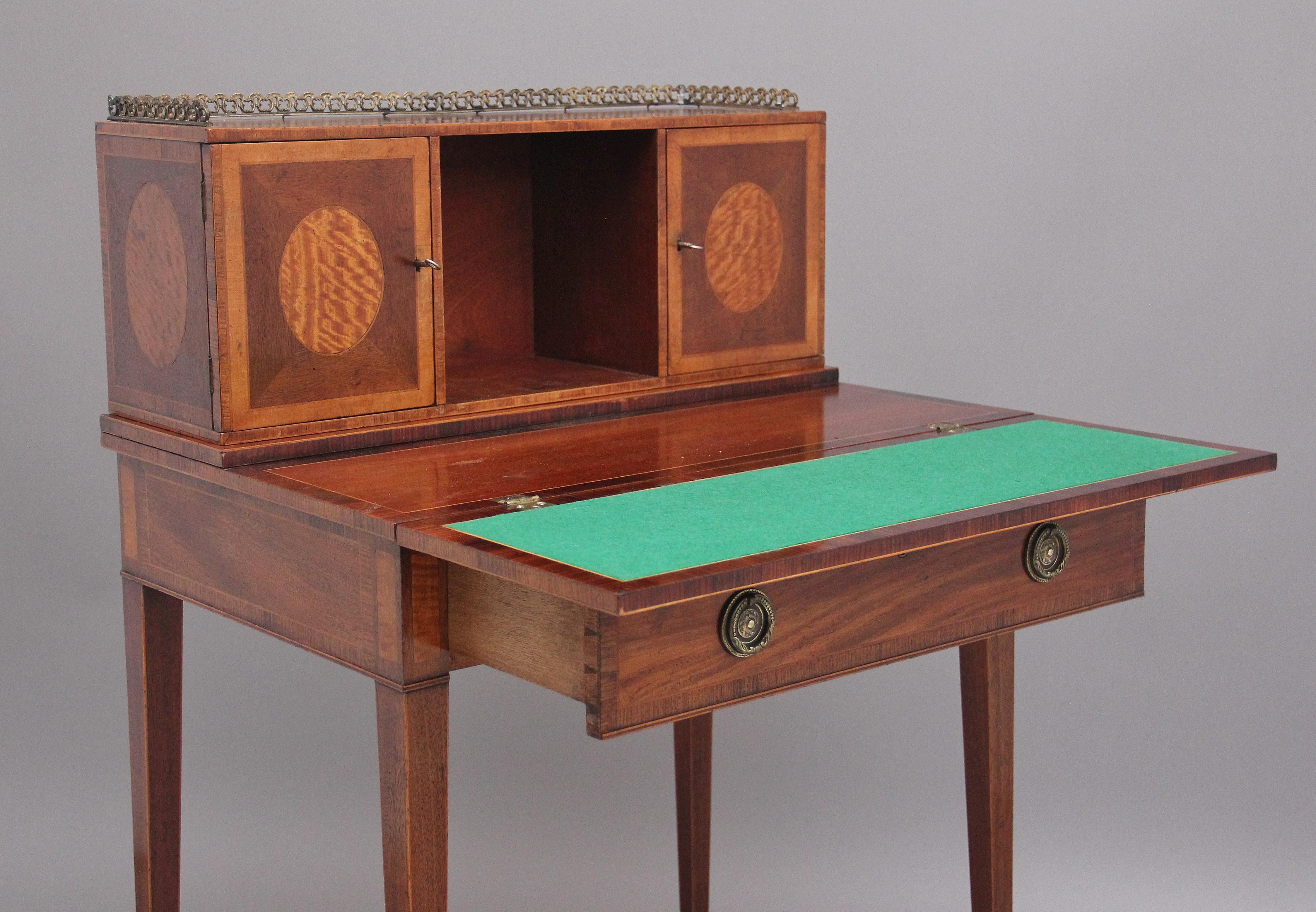 Early 20th Century Mahogany & Satinwood Boheur-du-jour 2