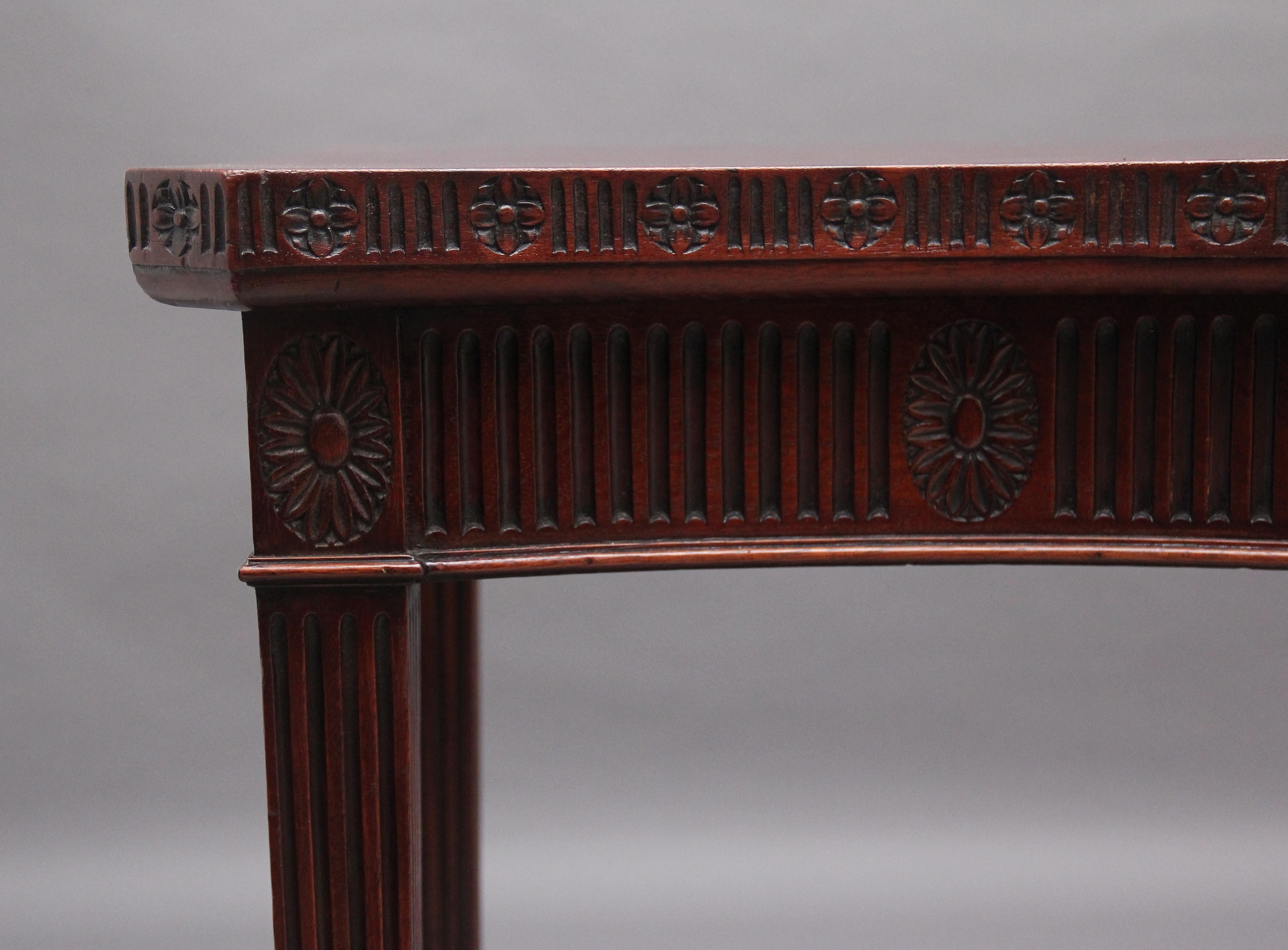 Early 20th Century Mahogany Serpentine Console Table For Sale 2
