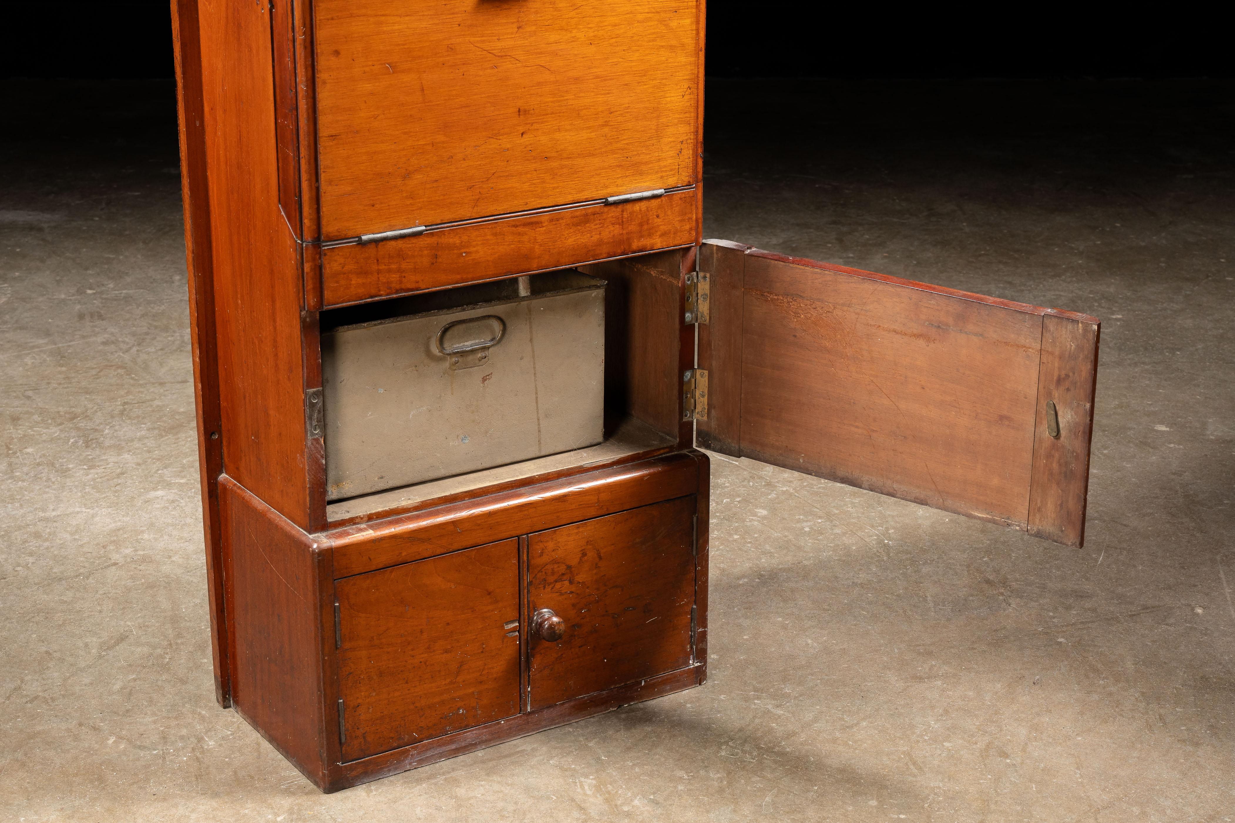 Early 20th Century Mahogany Ship Dresser and Wash Basin For Sale 7