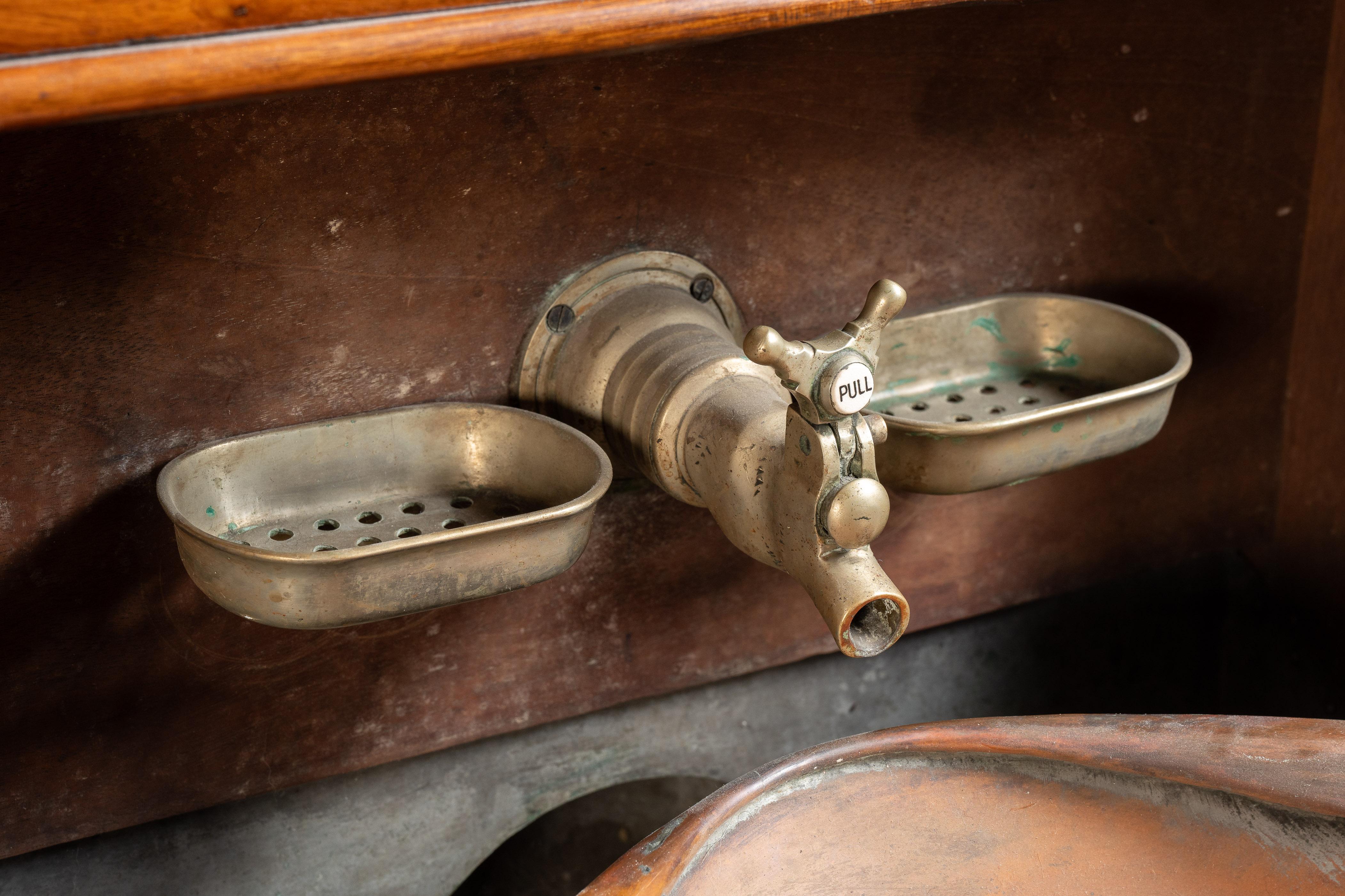 Early 20th Century Mahogany Ship Dresser and Wash Basin For Sale 10