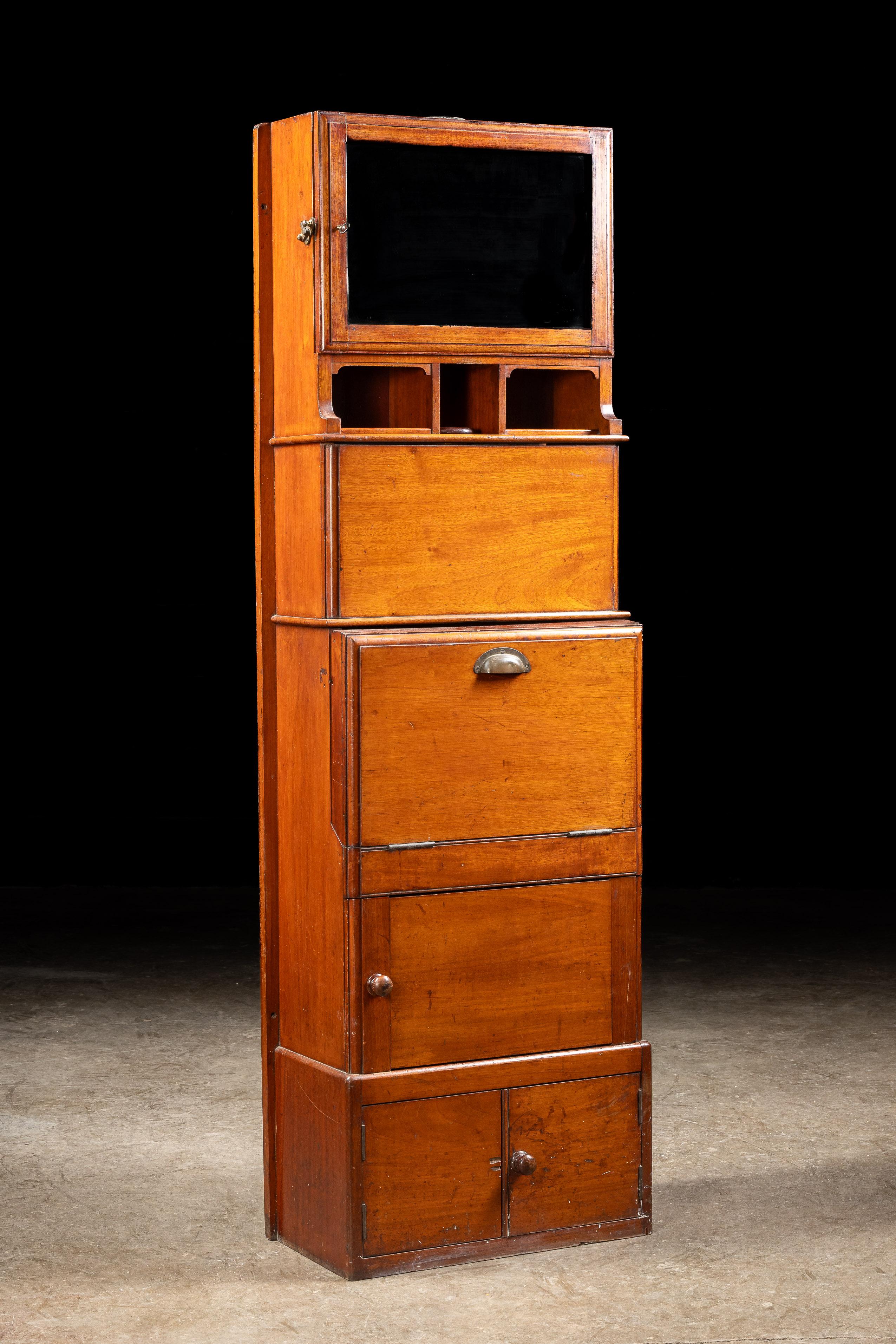 American Early 20th Century Mahogany Ship Dresser and Wash Basin For Sale