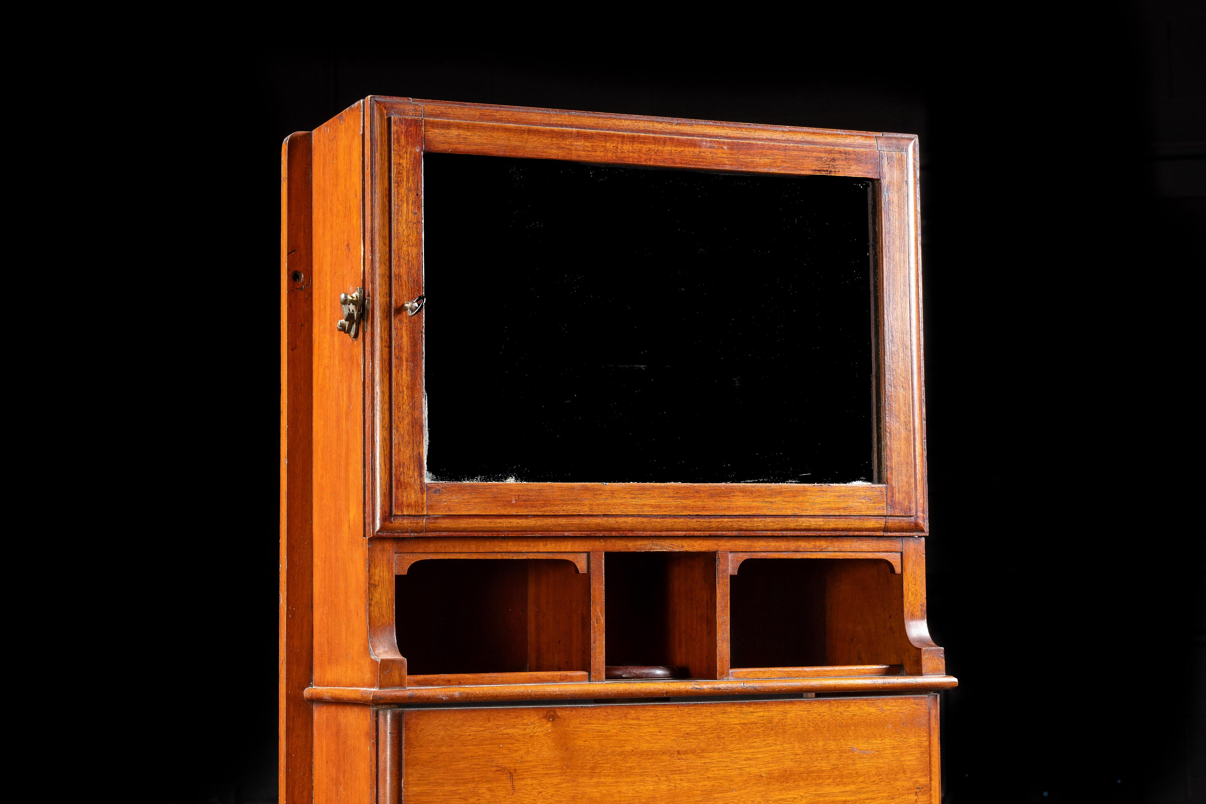 Early 20th Century Mahogany Ship Dresser and Wash Basin For Sale 2