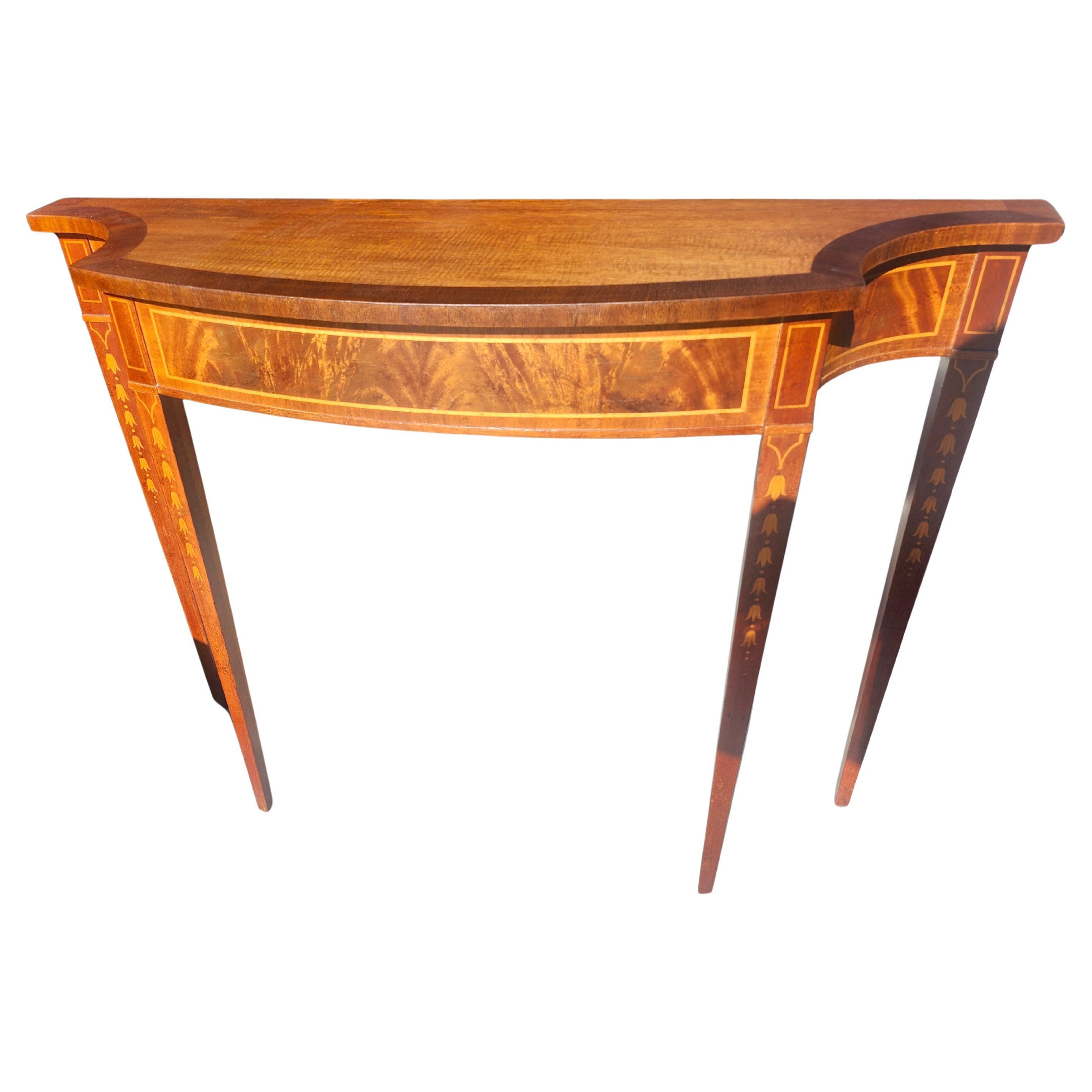 Caoba de principios del siglo XX con flores de campana incrustadas de Wellington Hall en Bueno estado para la venta en Port Jervis, NY