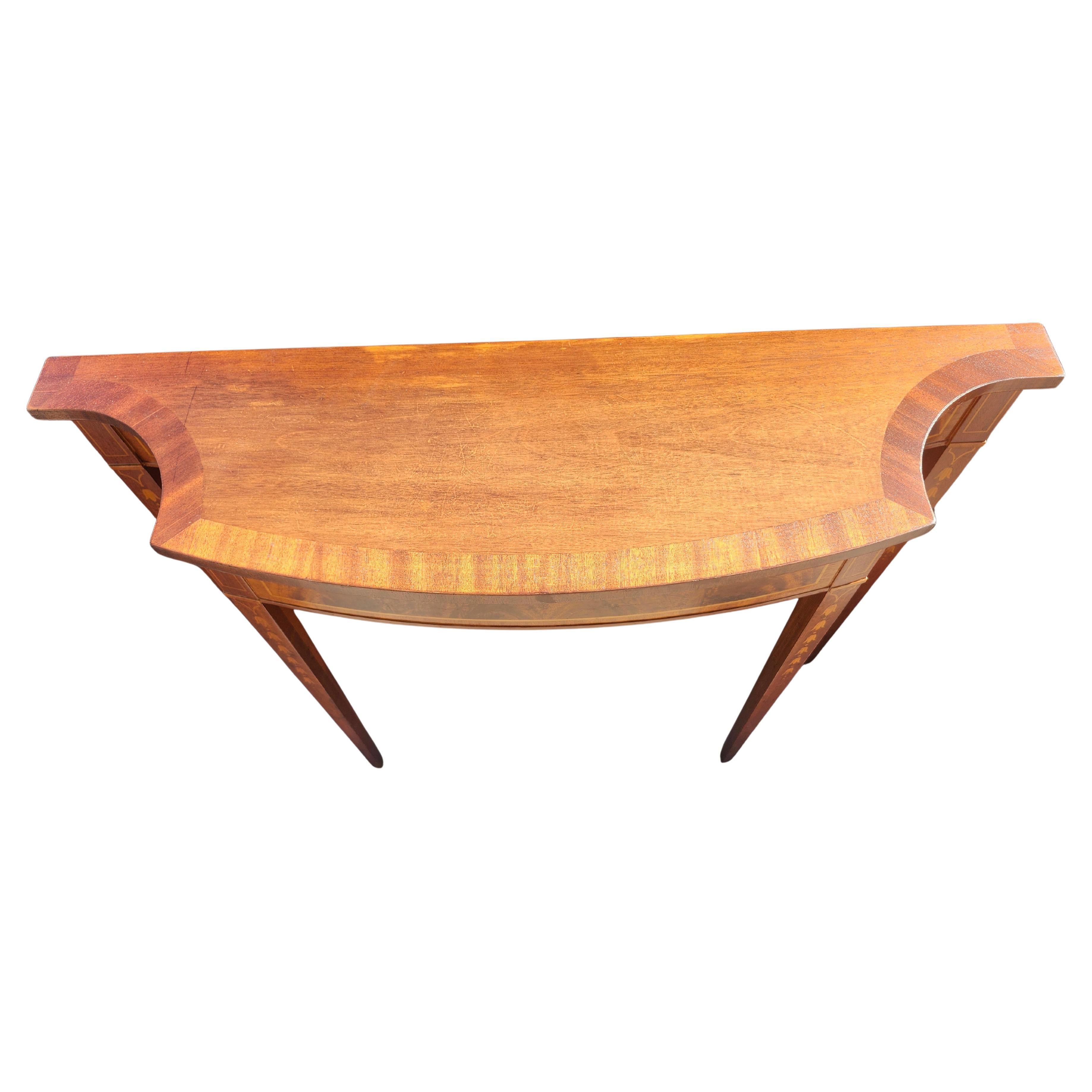 Caoba de principios del siglo XX con flores de campana incrustadas de Wellington Hall en venta 1