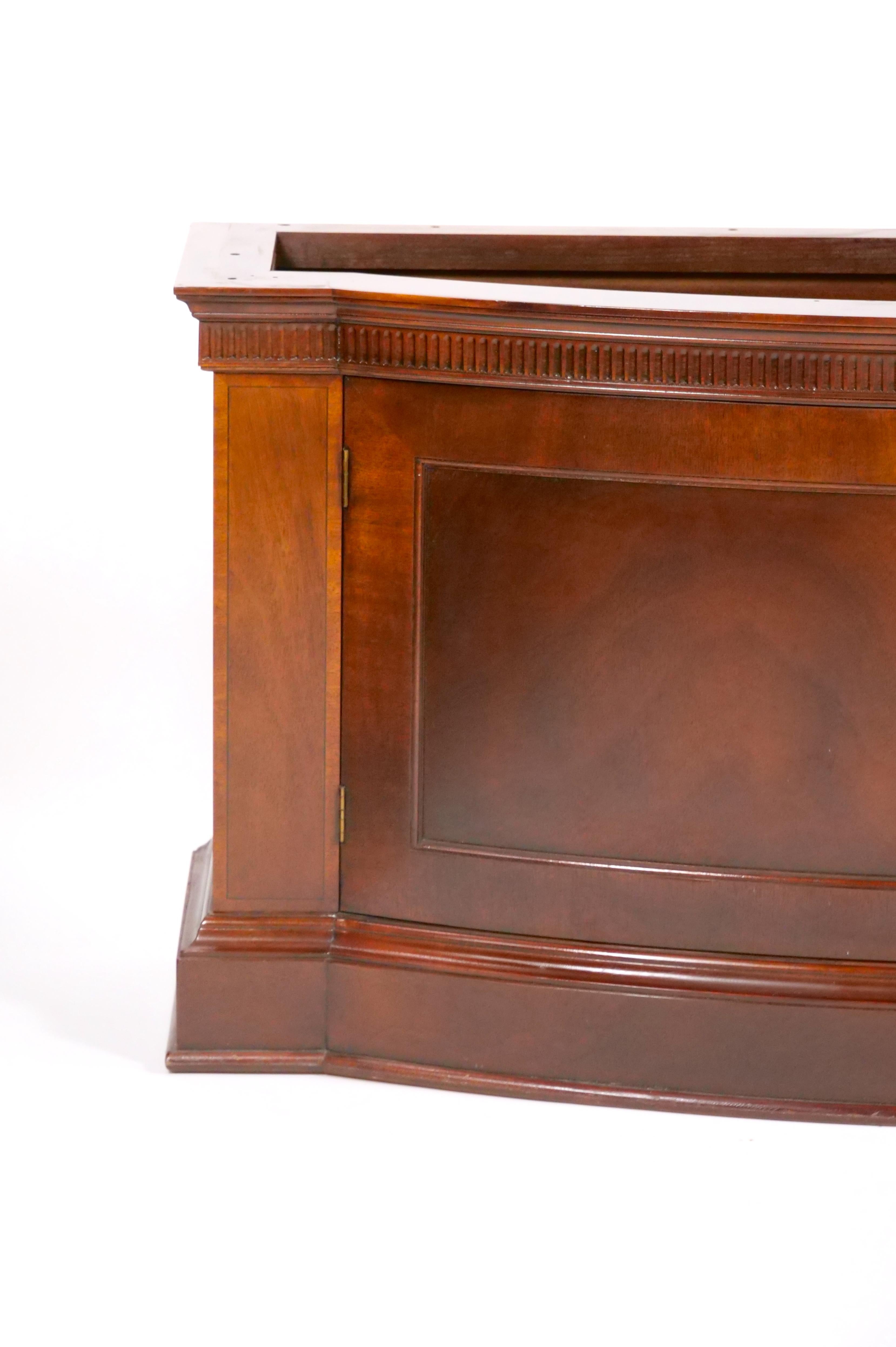 Early 20th Century  Mahogany Wood Demilune Shape Historical Charleston Cabinet For Sale 6