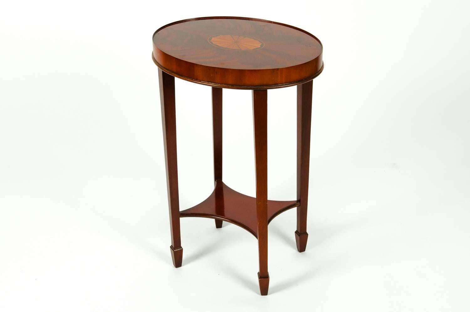 European Early 20th Century Mahogany Wood Oval Table