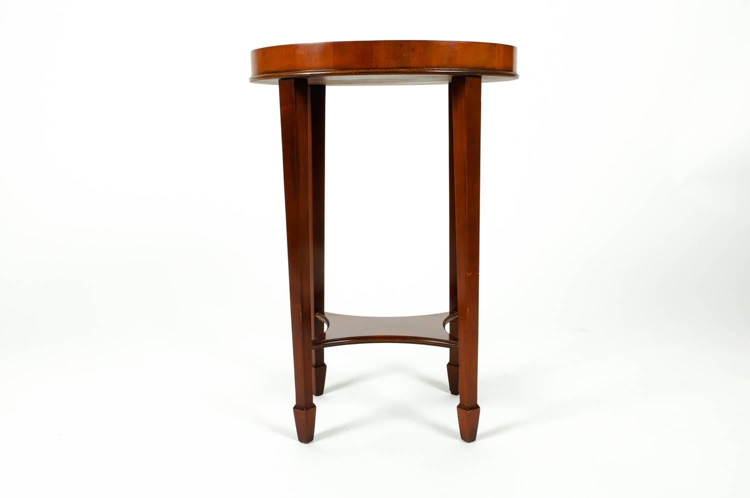Early 20th Century Mahogany Wood Oval Table In Good Condition In Tarry Town, NY