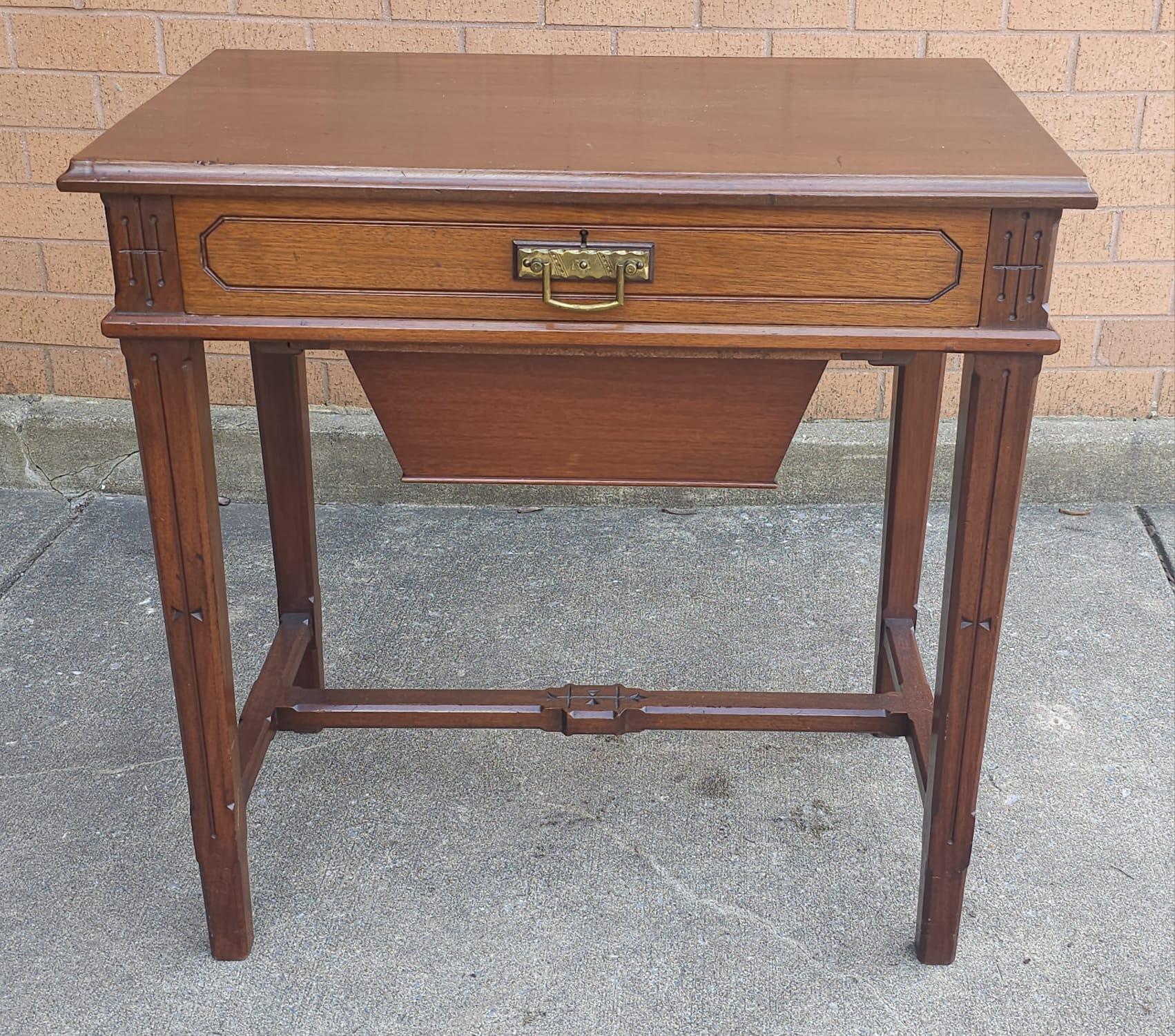 Early 20th Century Mahogany Work Table Sewing Table For Sale 3