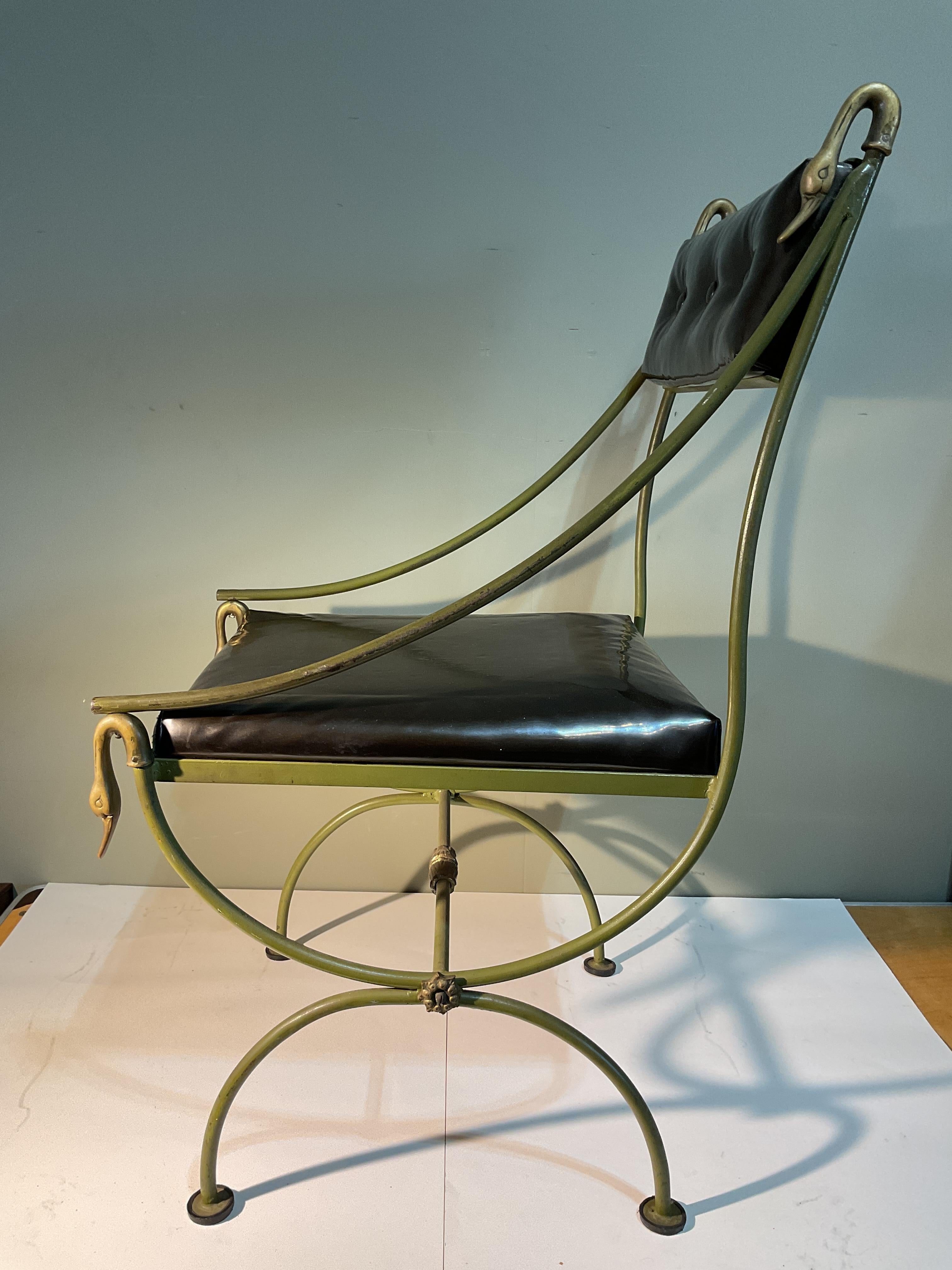 Silla auxiliar con cabeza de cisne estilo Maison Jansen de principios del siglo XX en venta 6