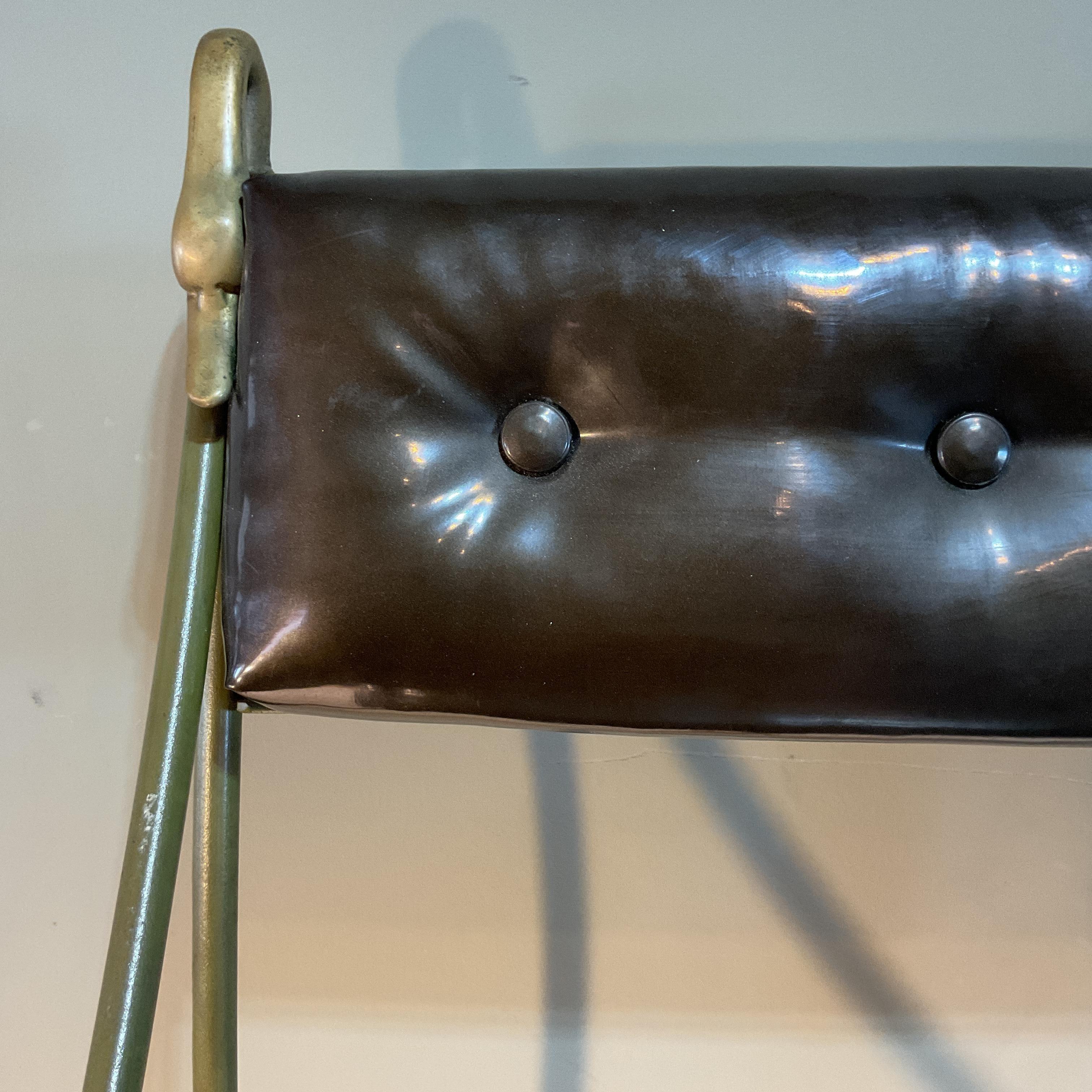Silla auxiliar con cabeza de cisne estilo Maison Jansen de principios del siglo XX Latón en venta