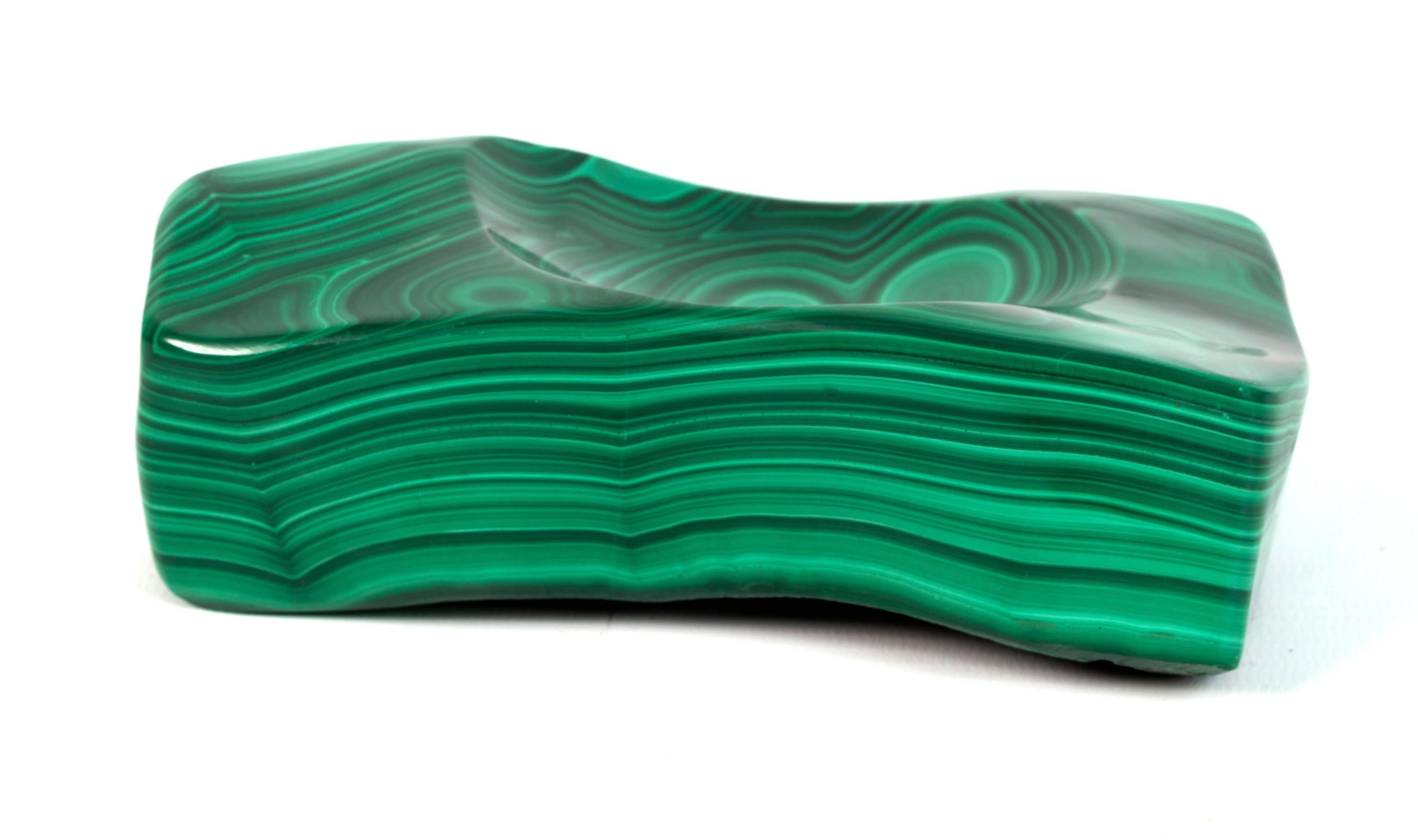 Hand-Carved Early 20th Century Malachite Natural Stone Vide Poche Trinket Dish Italy, C.1940