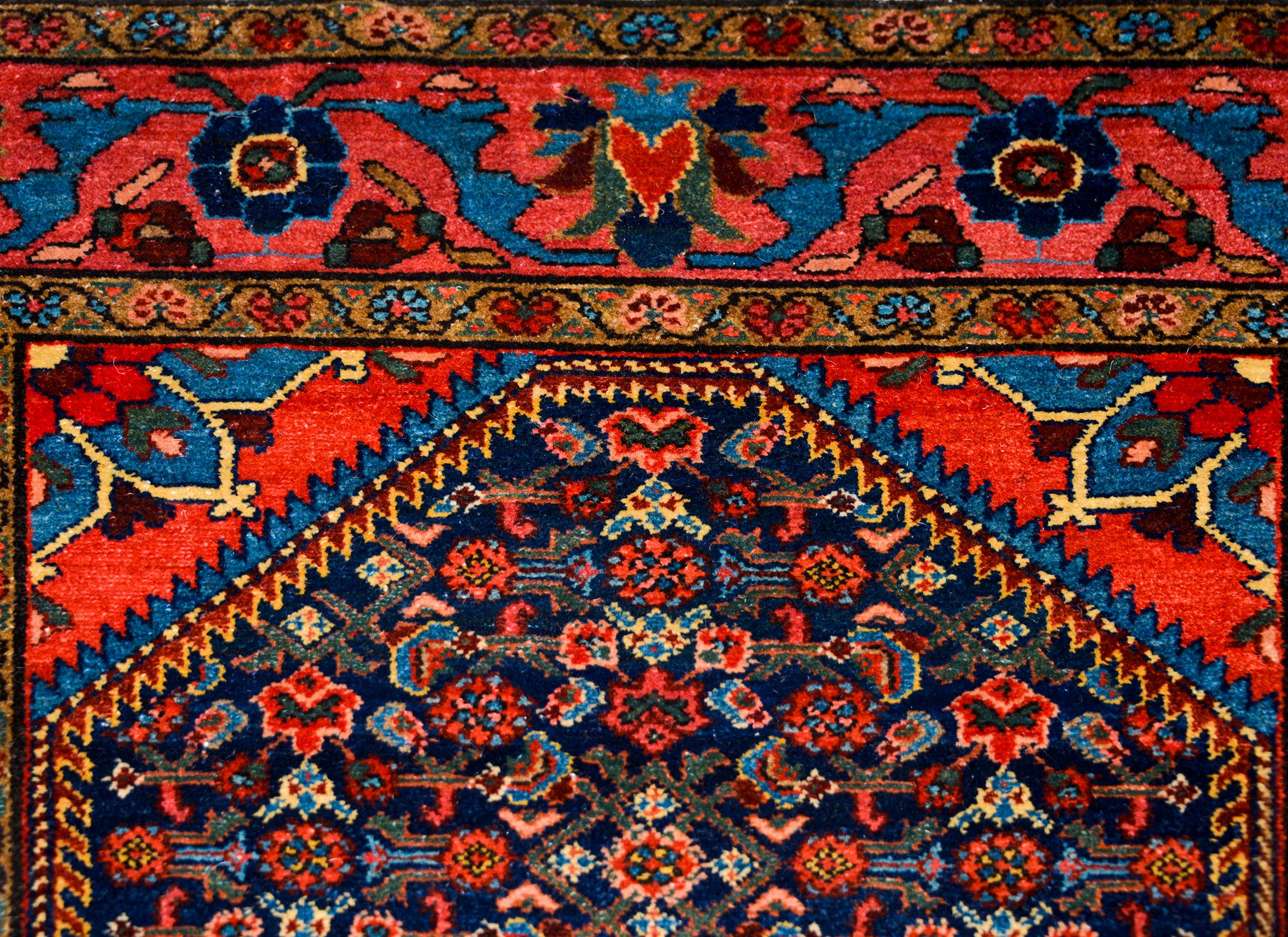 Early 20th Century Malayer Rug In Good Condition In Chicago, IL