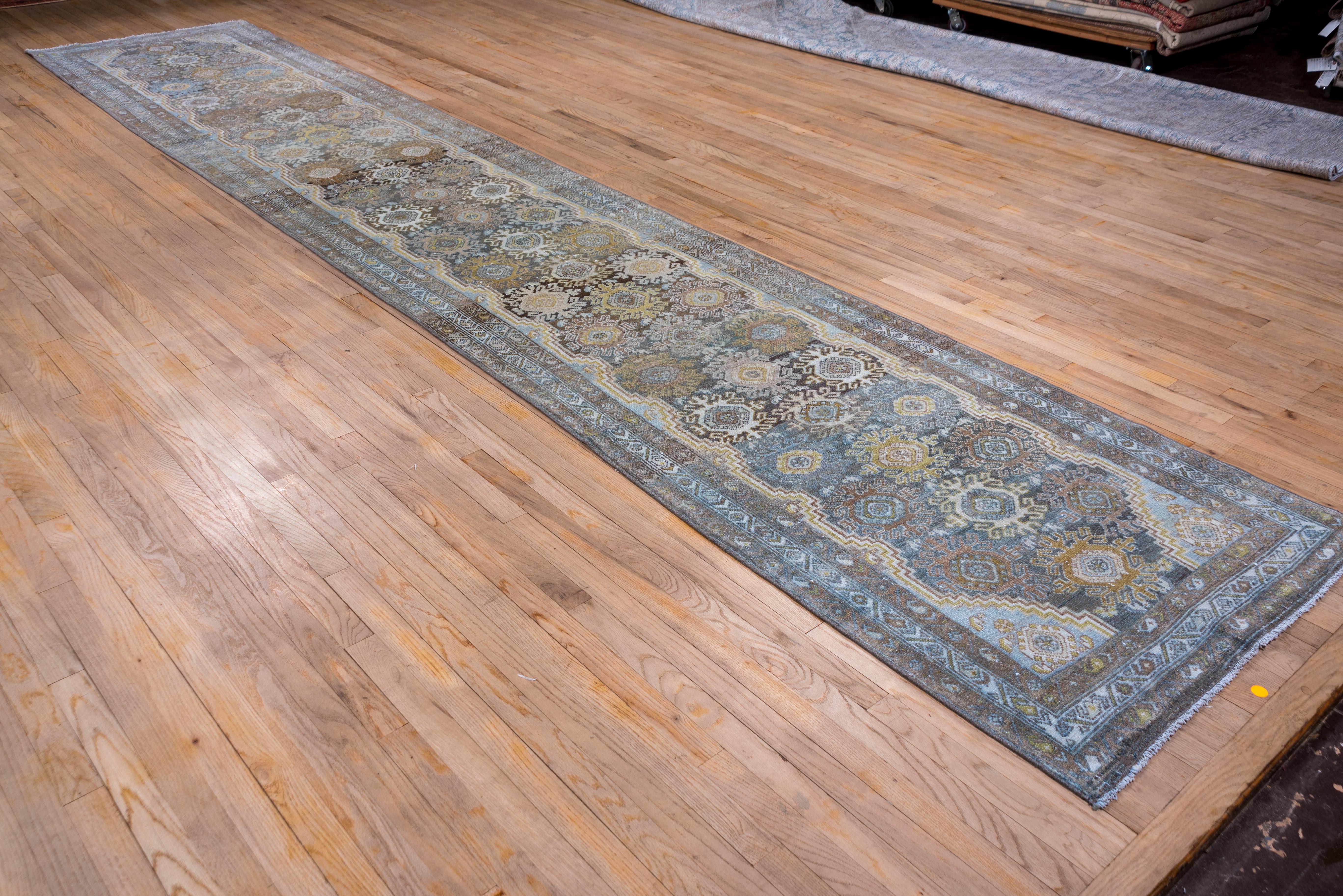 Early 20th Century Malayer Runner In Excellent Condition In New York, NY