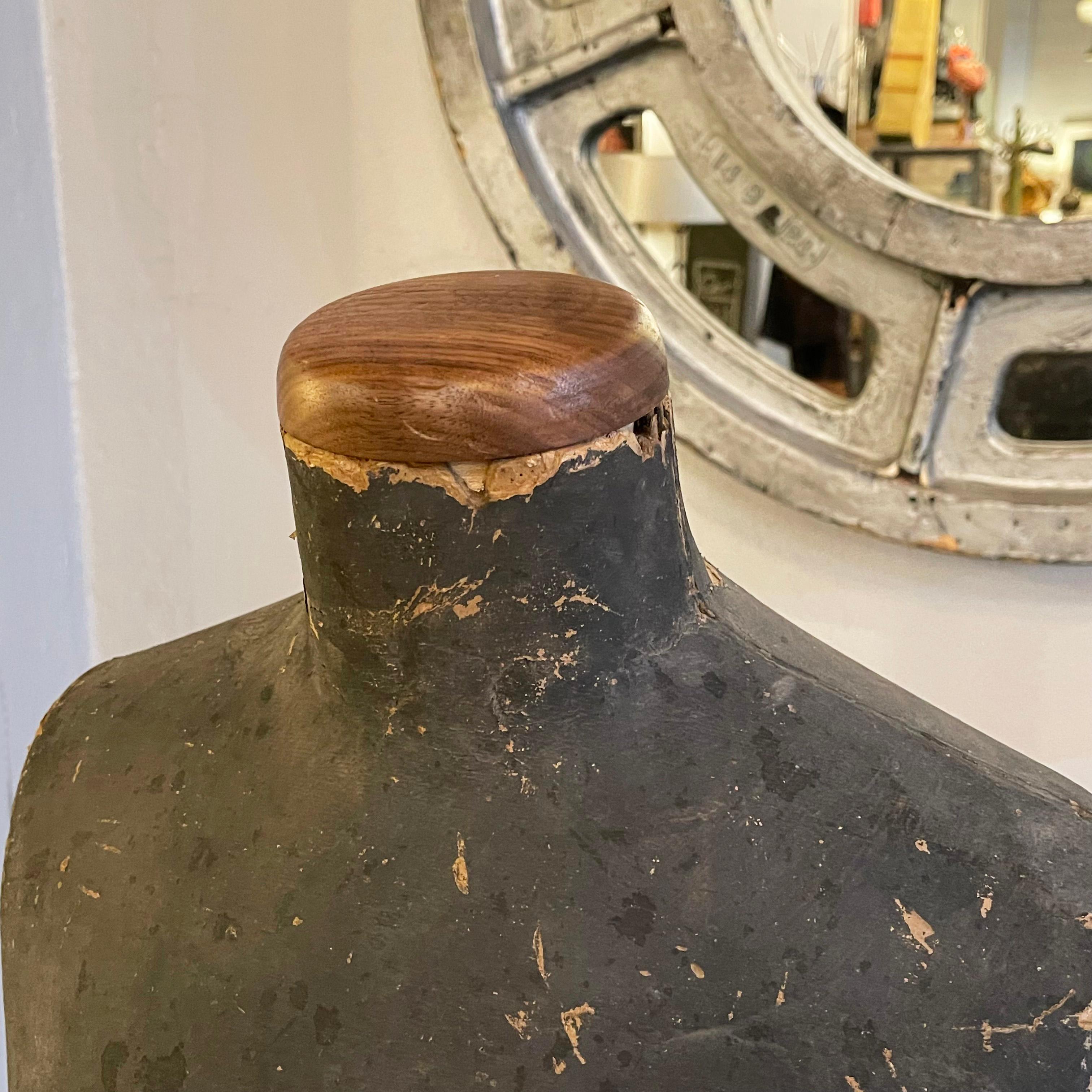 Début du 20e siècle Mannequin masculin torse sur Stand en vente 1