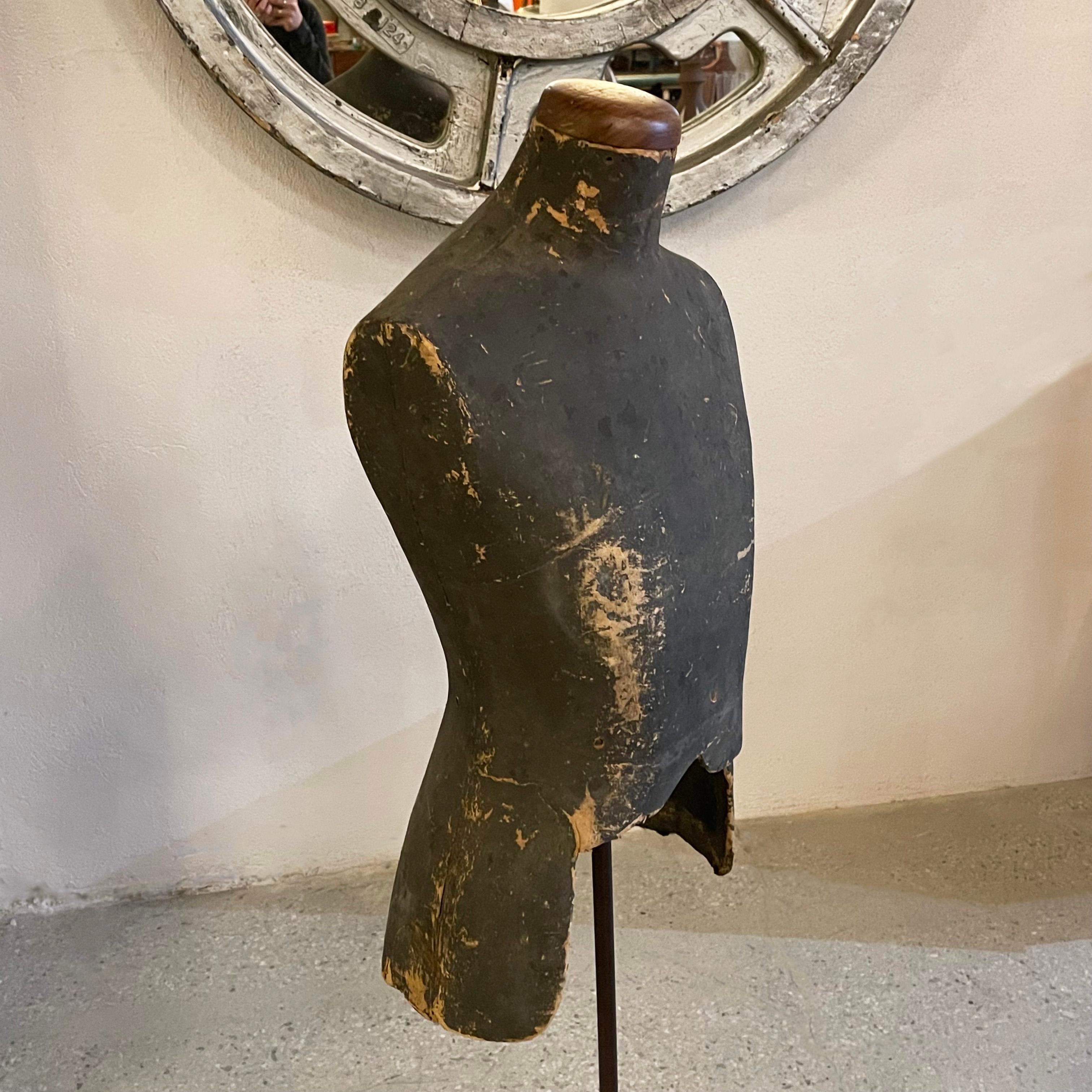 Début du 20e siècle Mannequin masculin torse sur Stand en vente 2