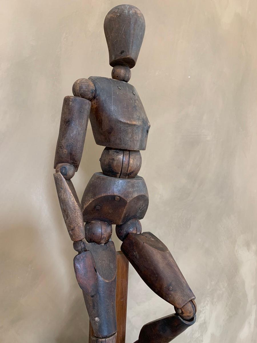 A large early 20th century Italian walnut lay model. Beautifully constructed and with great patina. This mannekin is fully functioning and in great condition.