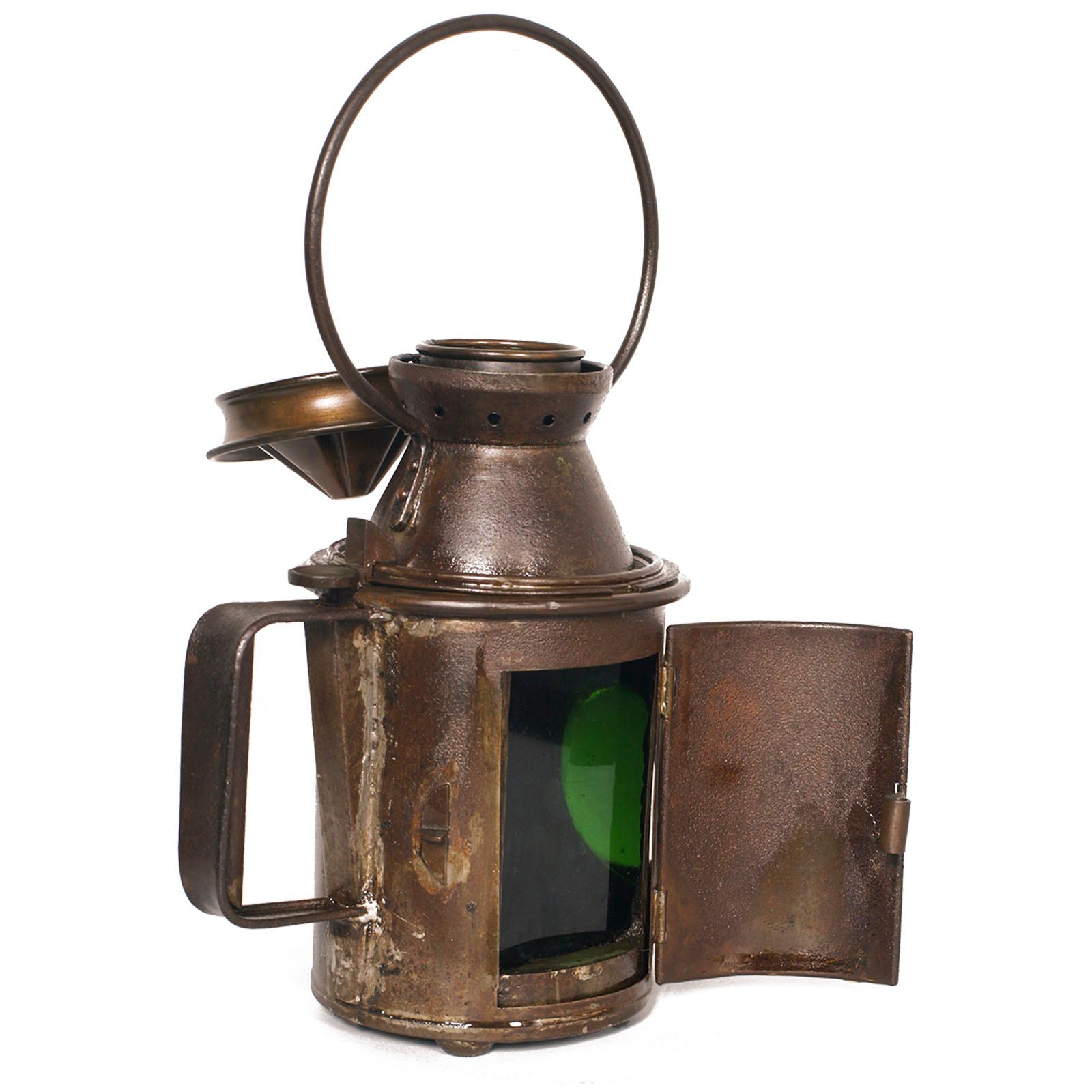 Antique Lantern Signaling Lamp, White-Red-Green, Italy Railway, Still Working In Good Condition For Sale In Vigonza, Padua