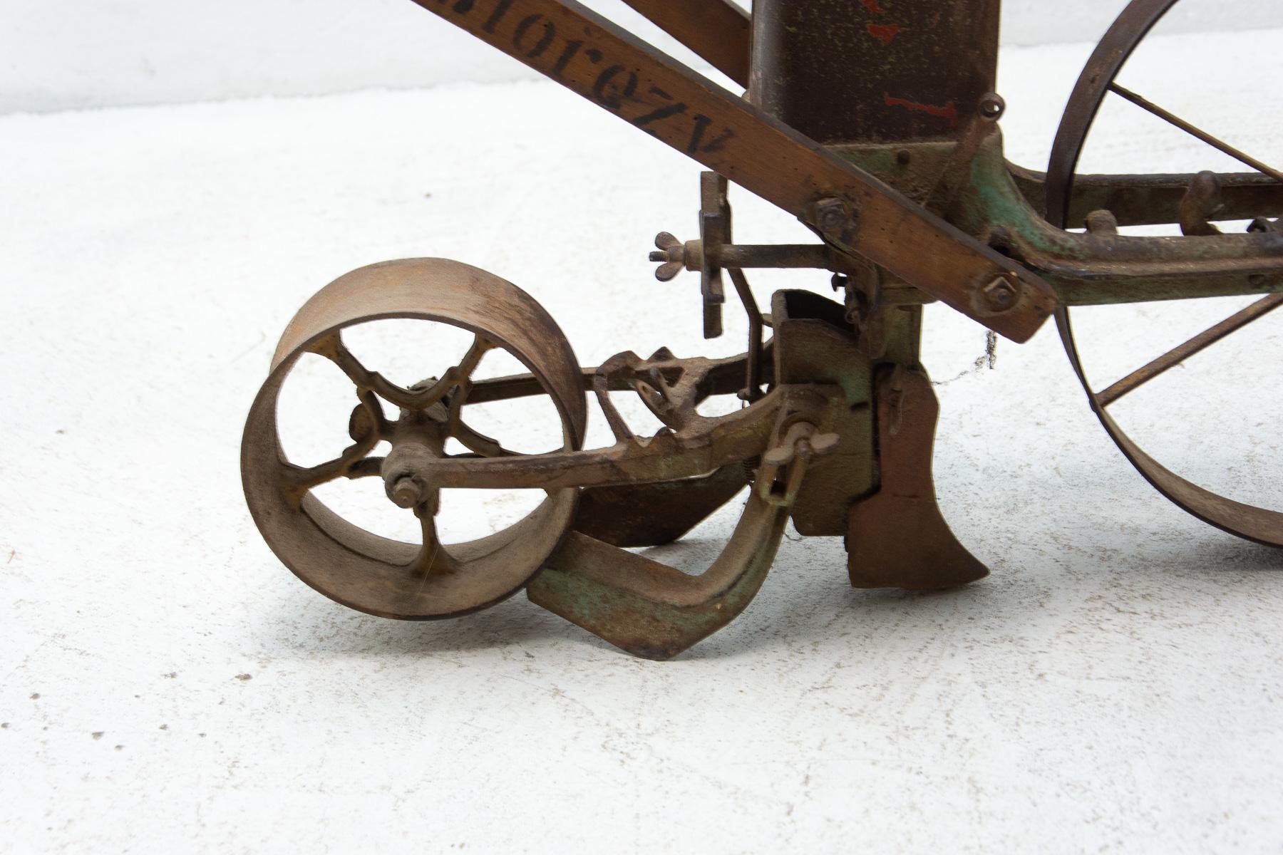 Early 20th Century Manual Single, Row Sowing Machine, Austria Hungary For Sale 1