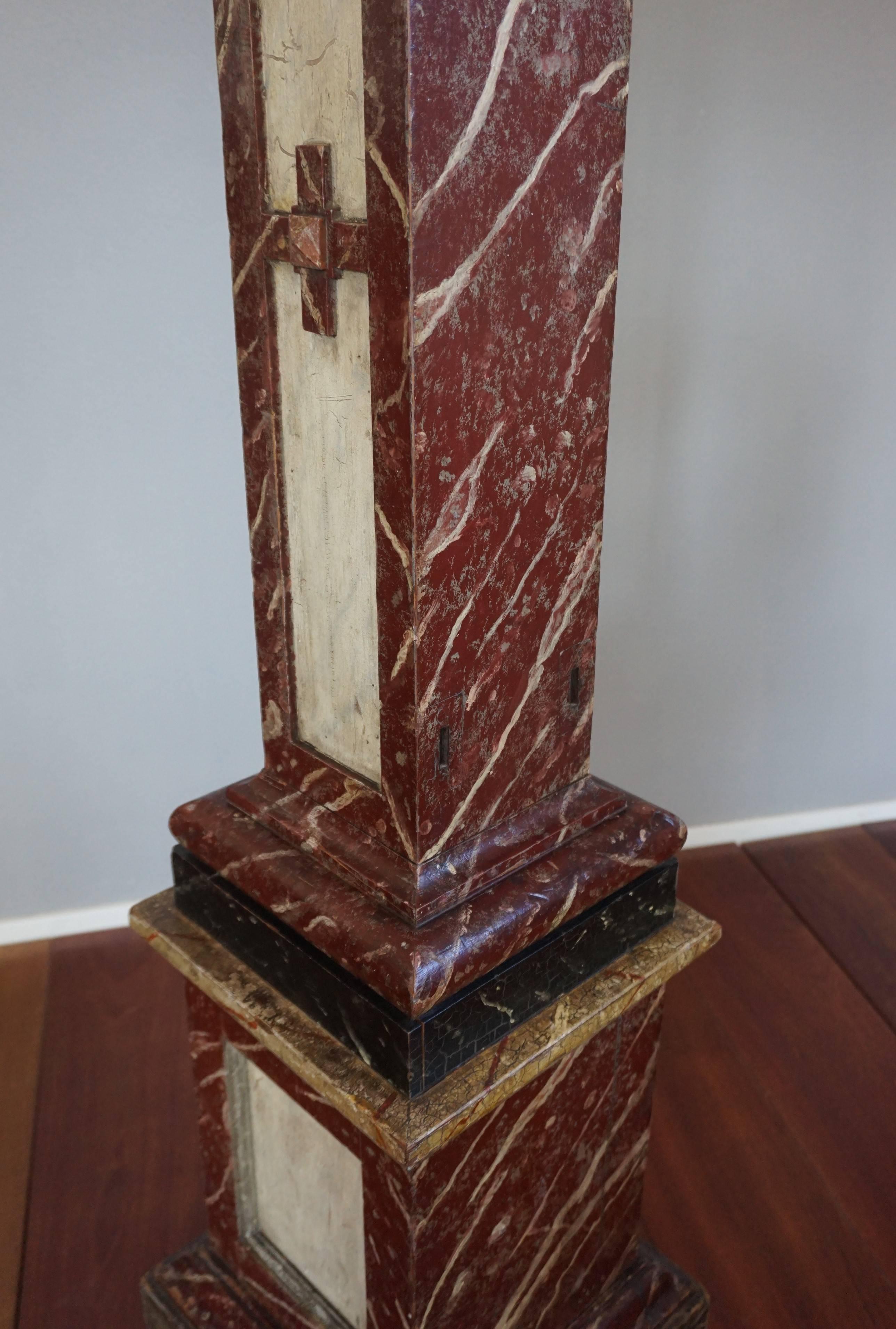 European Early 20th Century Marble Painted Wooden Sculpture Stand / Newel Post Column For Sale