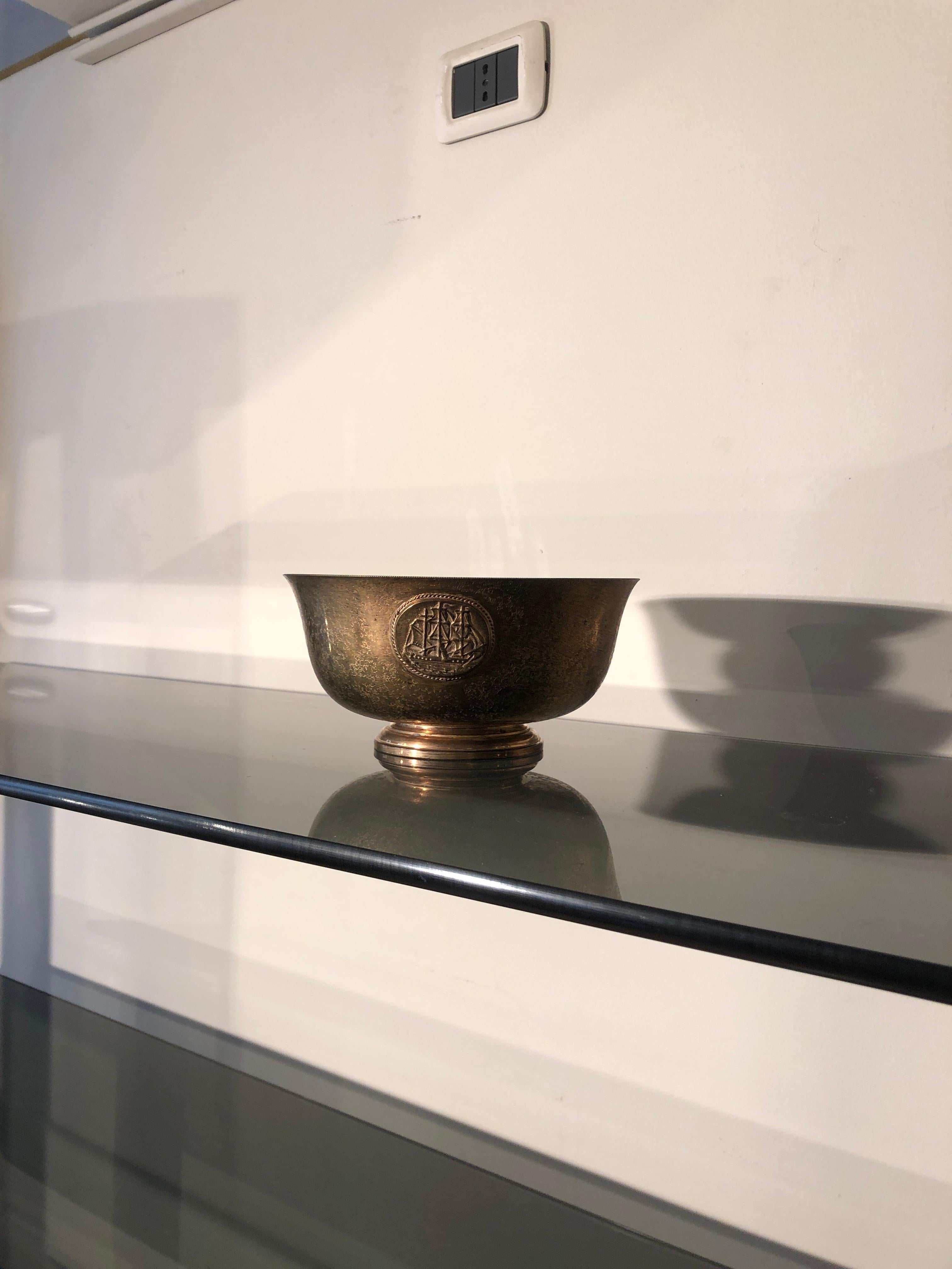Early 20th century copper bowl marked L.C. Tiffany Furnaces Favrile.

Very good conditions not restoration needed, original patina. Size: D. 8.26772 inches / 21 cm, H. 4.33071 inches /11 cm. On request we can provide a video of the