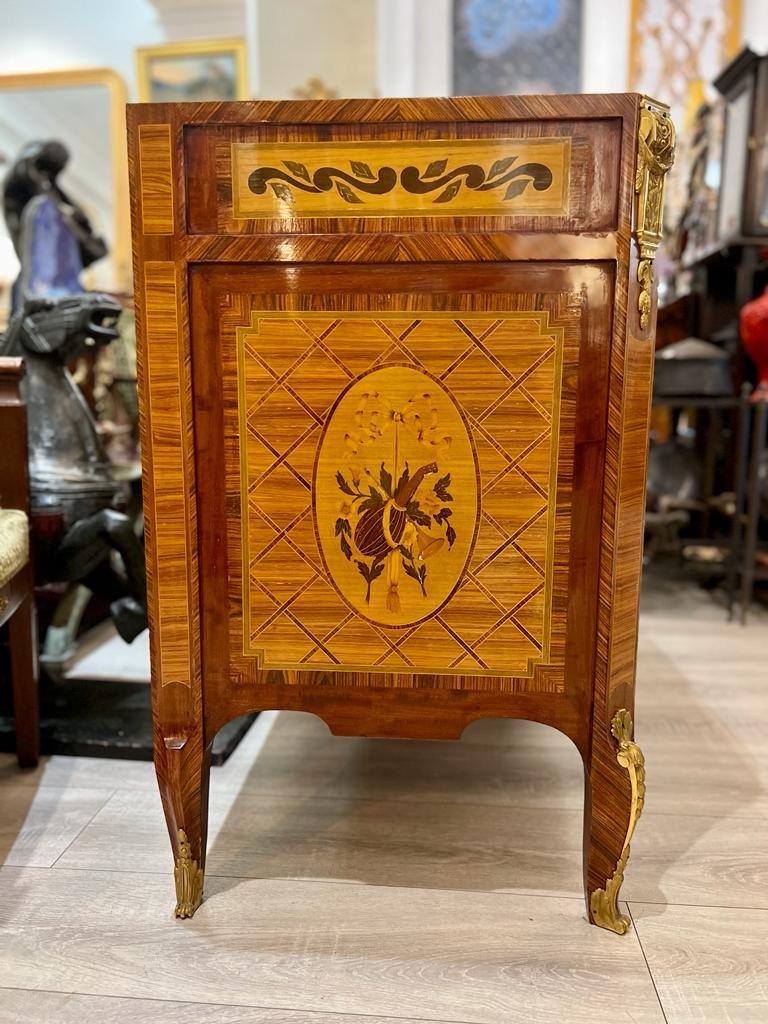 French Early 20th-Century Marquetry Commode with Marble Top from Maison Rinck For Sale