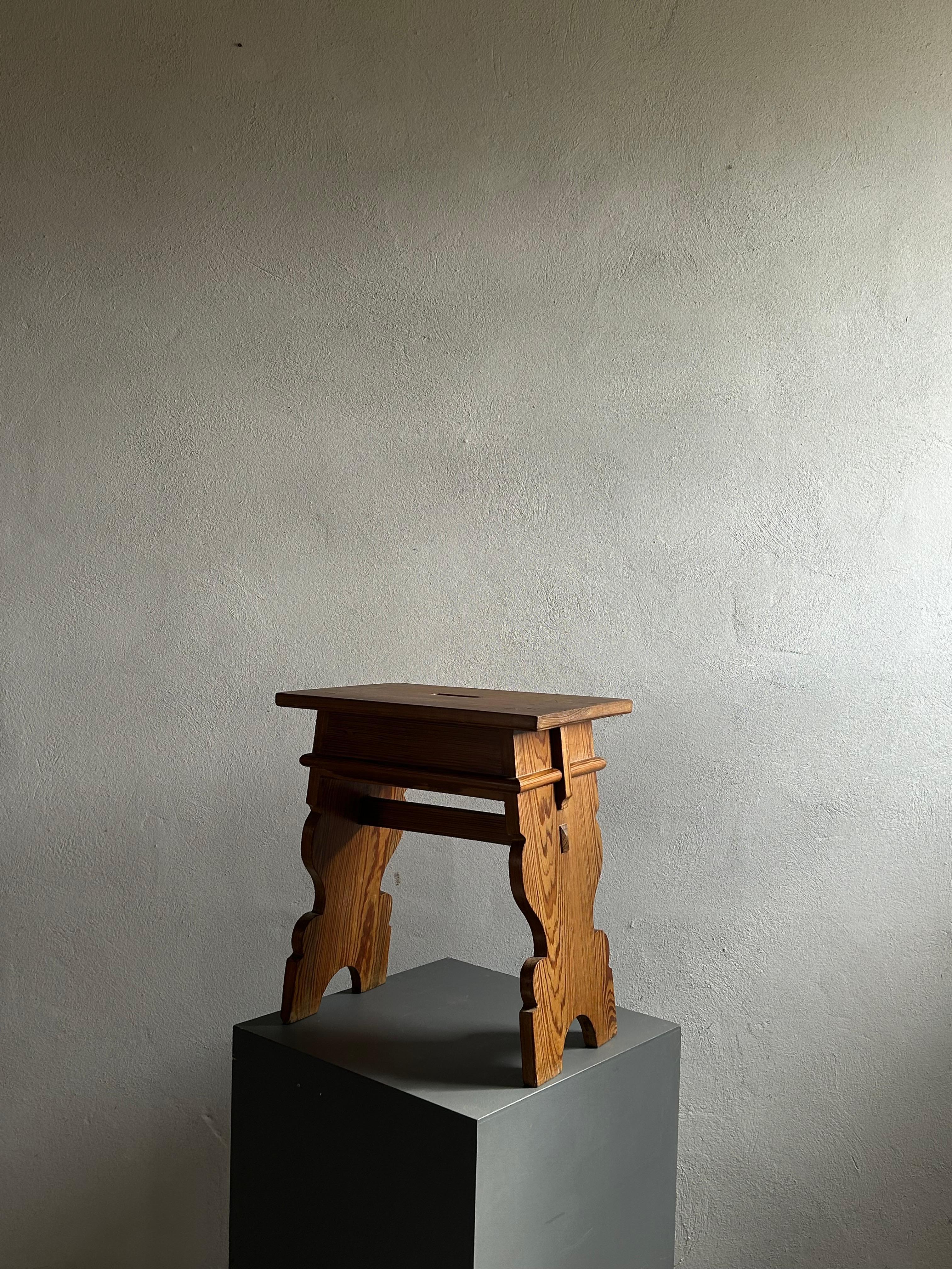 Danois Début du 20e siècle Tabouret Martin Nyrop, pour la mairie de Copenhague, C. 1905 en vente