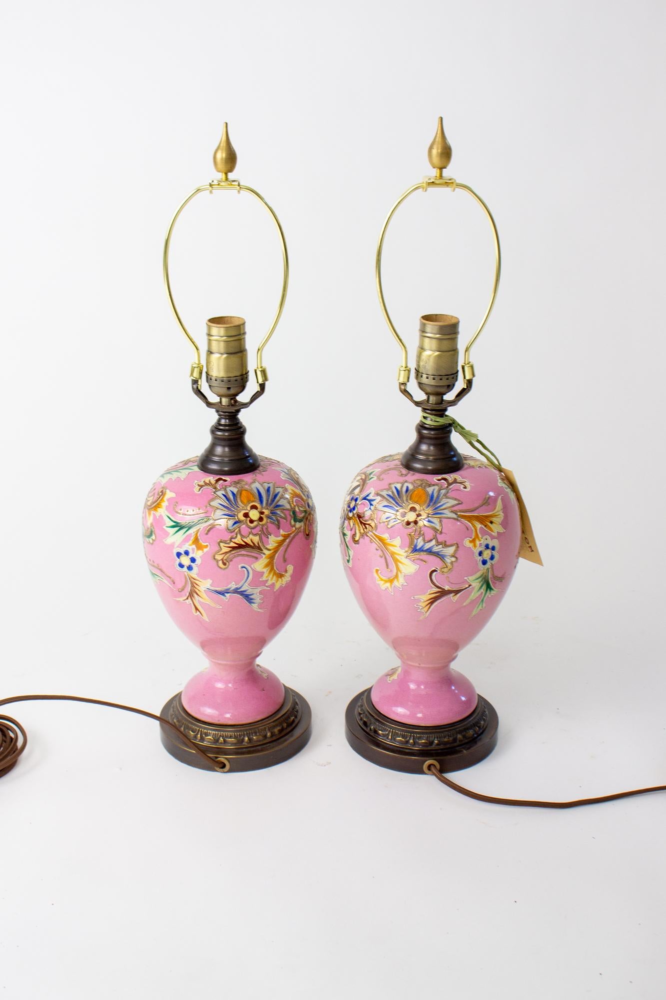 Japonais Paire de lampes de table Maximalist Satsuma rose du début du 20e siècle en vente